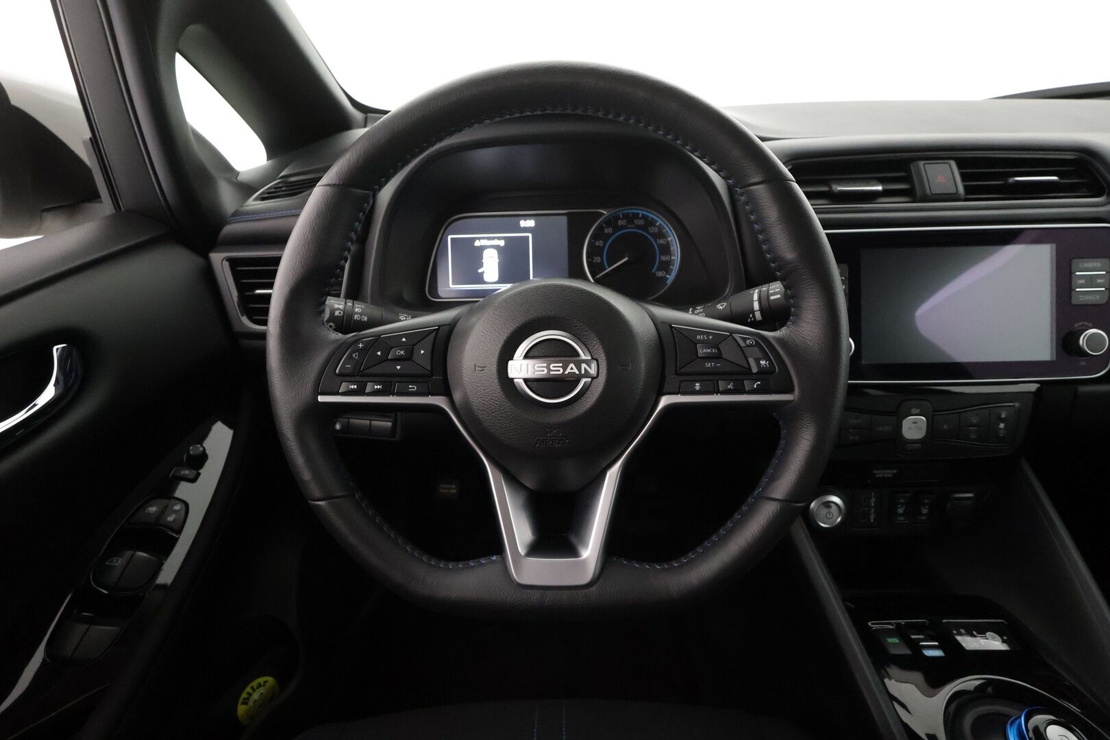 NISSAN LEAF 2023 e+ N-Connecta MY23 59 kWh - | ACC | ILP | LED | 360° | Kaistavahti | BSM | RCTA | Keyless | Navi | Apple Carplay | Lämm. ratti | Lämm. takapenkit | 2x renkaat aluin | ALV |
