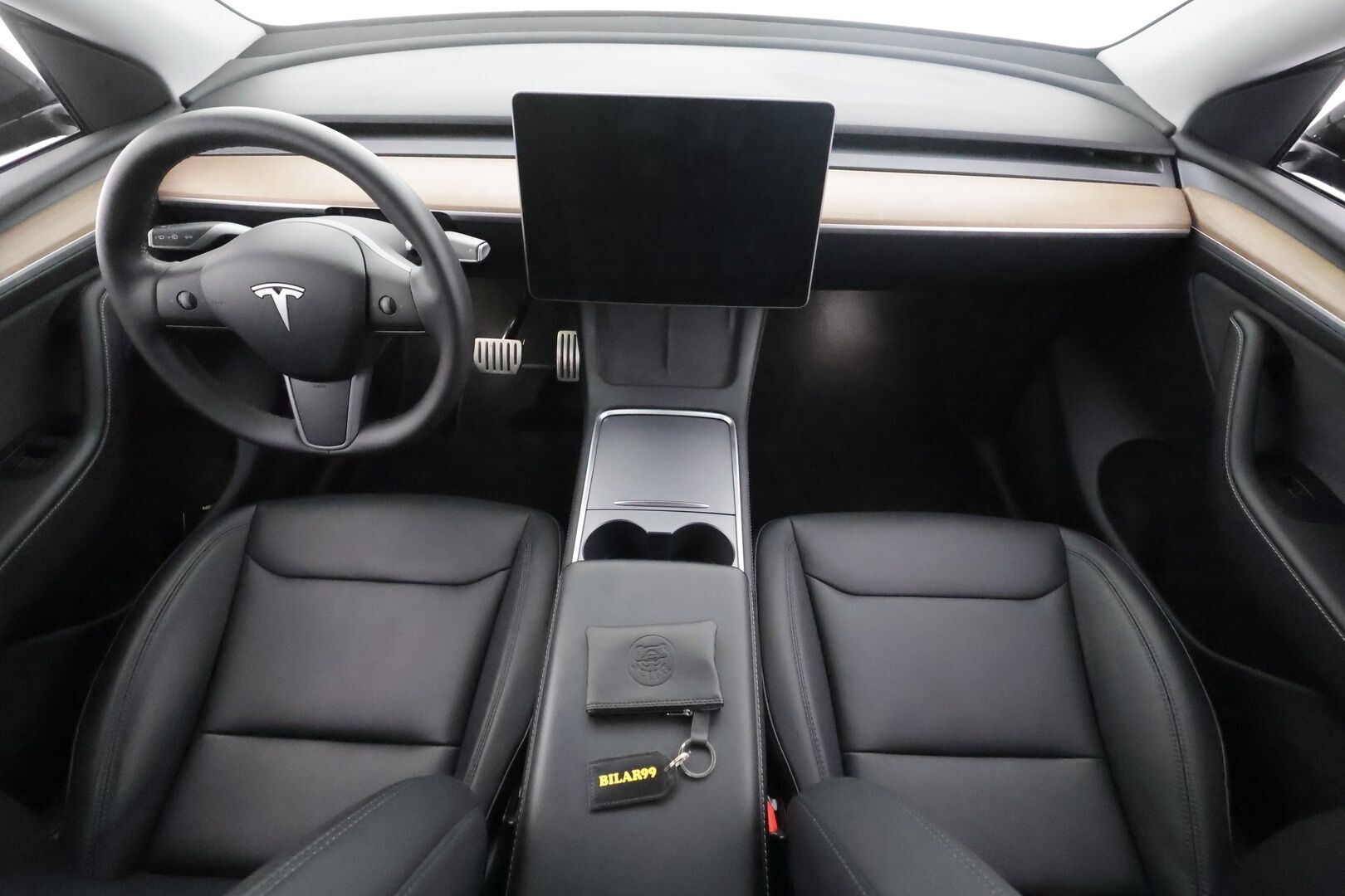TESLA MODEL Y 2023 Performance Dual Motor - | ACC | ILP | Koukku | Ryzen | Matrix | Premium Audio | Lasikatto | Muistipenkki | Sähkönahat | Autosteer | P.kamera | 2x renkaat aluin | ALV |