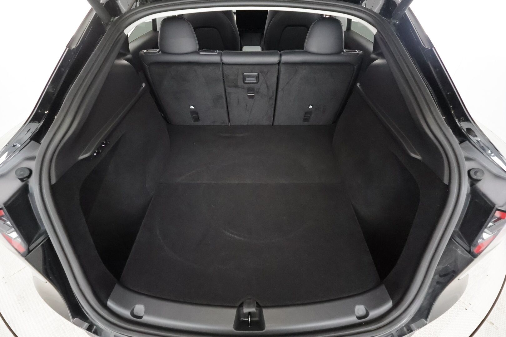TESLA MODEL Y 2023 Performance Dual Motor - | ACC | ILP | Koukku | Ryzen | Matrix | Premium Audio | Lasikatto | Muistipenkki | Sähkönahat | Autosteer | P.kamera | 2x renkaat aluin | ALV |