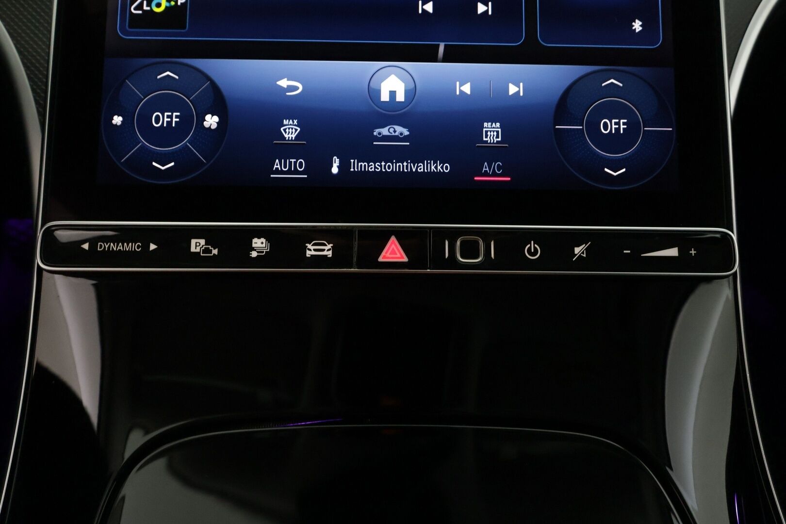 MERCEDES-BENZ C 2023 300 e T A - | Distronic+ | Koukku | LED-High Performance | P.Kamera | Navi | Kaistavahti | Katveavustin | Keyless | Apple&Android | Kahdet renkaat | 2x Latauskaapelit |