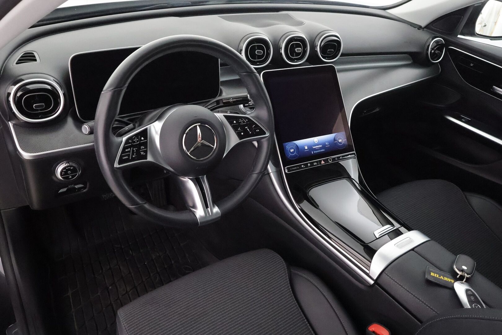 MERCEDES-BENZ C 2023 300 e T A - | Distronic+ | Koukku | LED-High Performance | P.Kamera | Navi | Kaistavahti | Katveavustin | Keyless | Apple&Android | Kahdet renkaat | 2x Latauskaapelit |