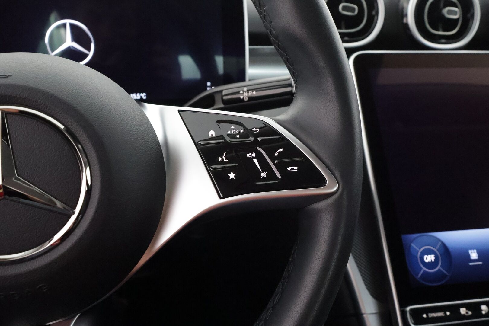 MERCEDES-BENZ C 2023 300 e T A - | Distronic+ | Koukku | LED-High Performance | P.Kamera | Navi | Kaistavahti | Katveavustin | Keyless | Apple&Android | Kahdet renkaat | 2x Latauskaapelit |