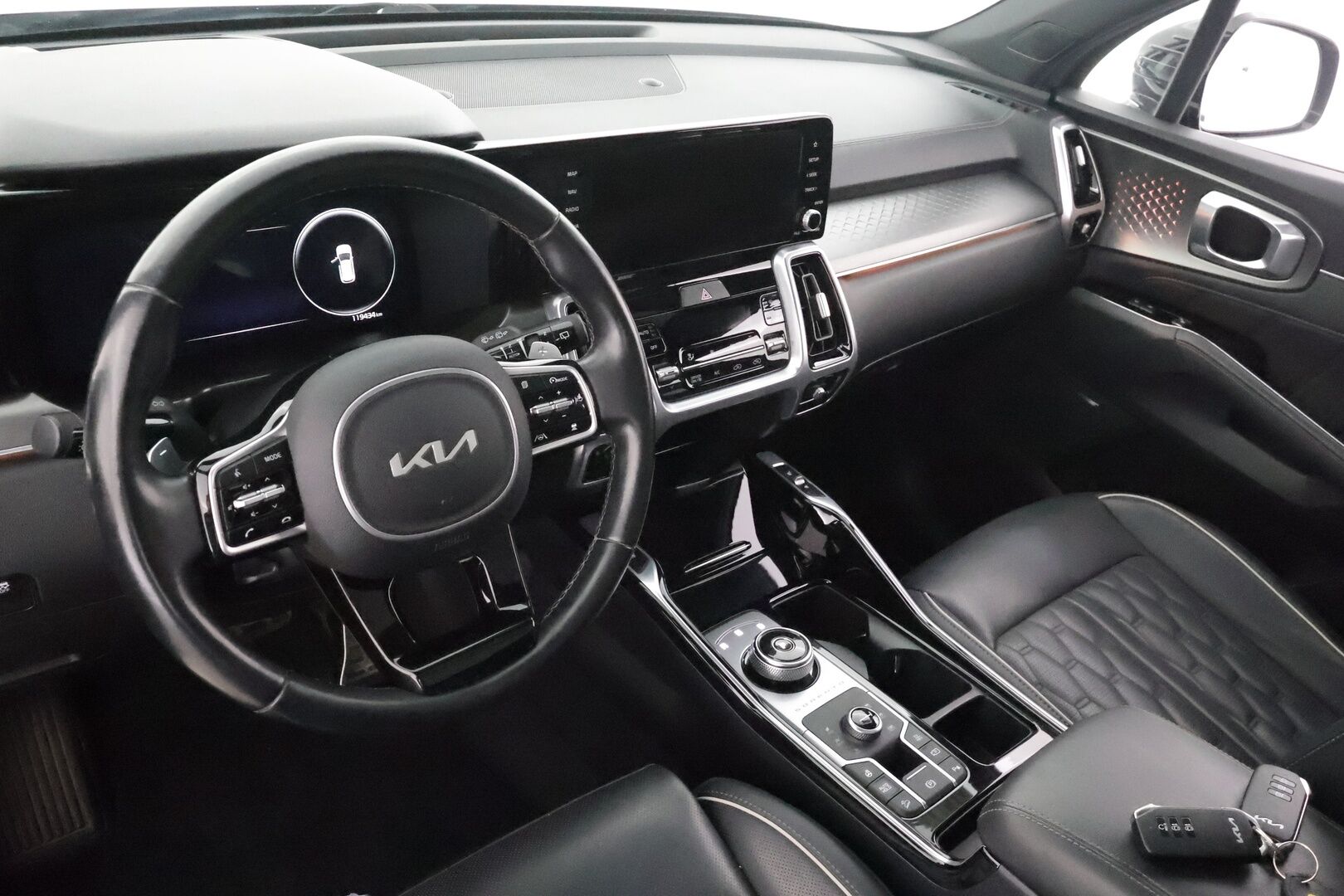 KIA SORENTO 2022 1,6 T-GDI Plug-in Hybrid AWD Business Luxury AT 5P - | ACC | Koukku | HUD | 360° | Bose | Ilm. sähkönahat | Muistipenkki | Panorama | Sähk. takaluukku | Keyless | BSM | HDA | Merkkihuollot | 