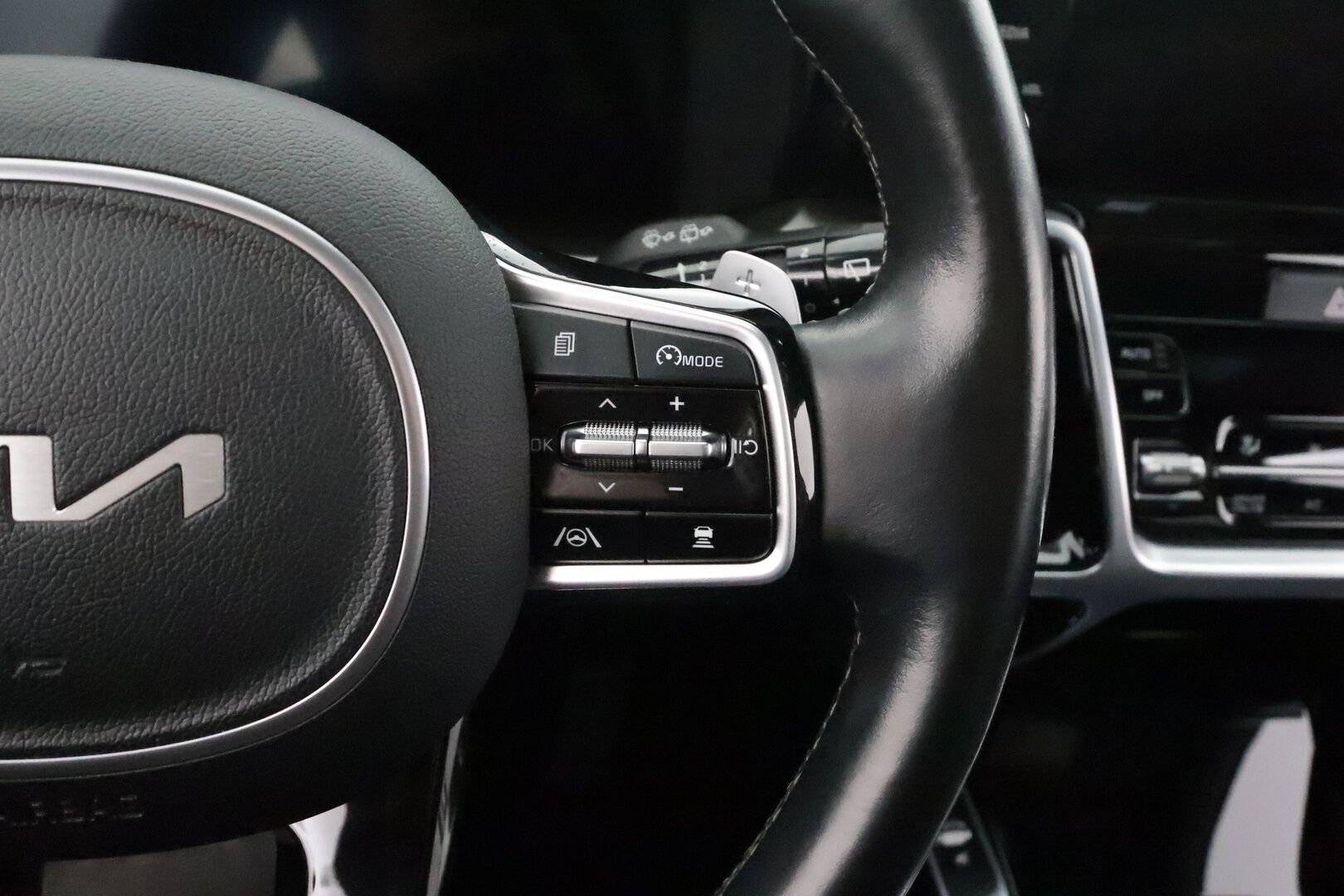 KIA SORENTO 2022 1,6 T-GDI Plug-in Hybrid AWD Business Luxury AT 5P - | ACC | Koukku | HUD | 360° | Bose | Ilm. sähkönahat | Muistipenkki | Panorama | Sähk. takaluukku | Keyless | BSM | HDA | Merkkihuollot | 