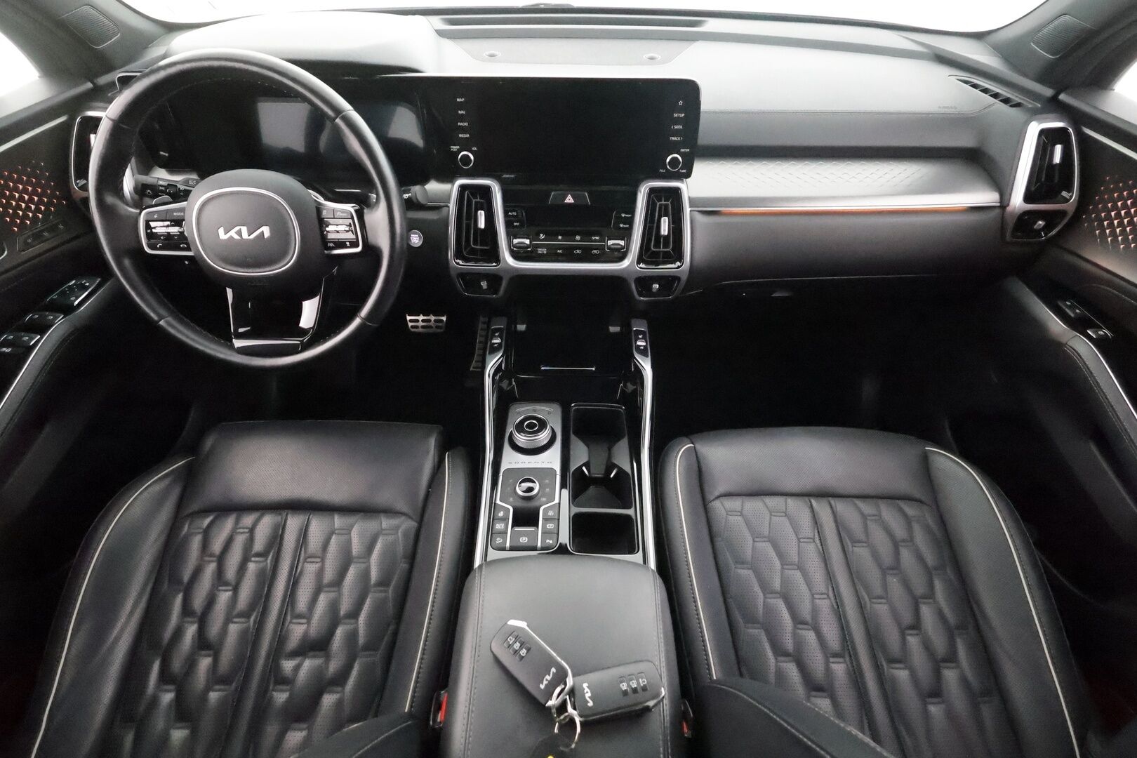 KIA SORENTO 2022 1,6 T-GDI Plug-in Hybrid AWD Business Luxury AT 5P - | ACC | Koukku | HUD | 360° | Bose | Ilm. sähkönahat | Muistipenkki | Panorama | Sähk. takaluukku | Keyless | BSM | HDA | Merkkihuollot | 