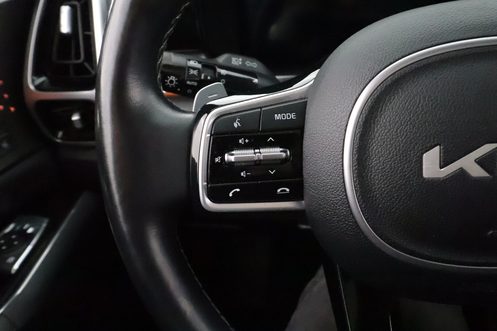 KIA SORENTO 2022 1,6 T-GDI Plug-in Hybrid AWD Business Luxury AT 5P - | ACC | Koukku | HUD | 360° | Bose | Ilm. sähkönahat | Muistipenkki | Panorama | Sähk. takaluukku | Keyless | BSM | HDA | Merkkihuollot | 