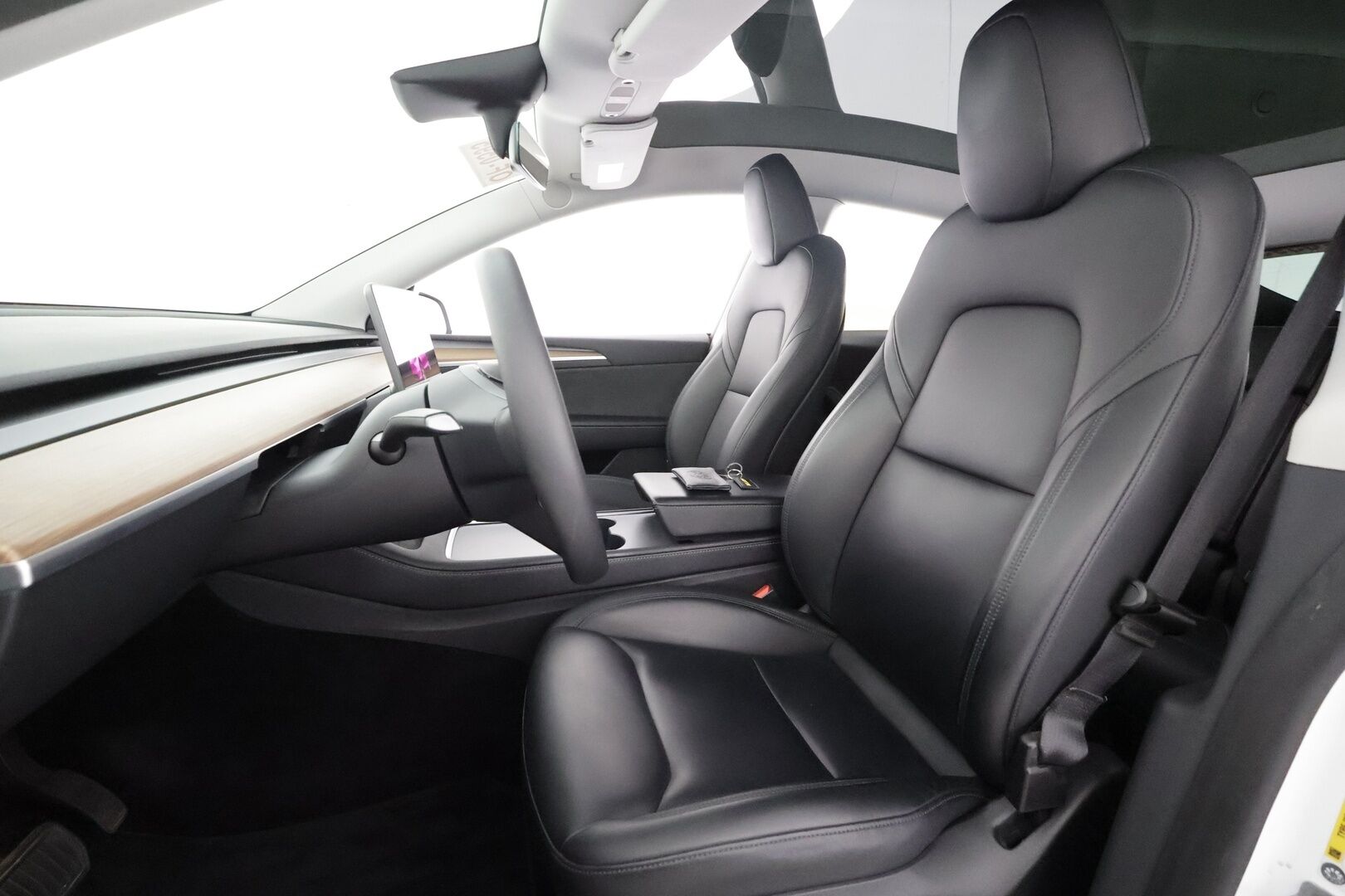 TESLA MODEL Y 2023 RWD - | ACC | ILP | Koukku | Ryzen | Matrix | Lasikatto | Premium Audio | Sähkönahat | Muistipenkki | P.kamera | Autosteer | 2x renkaat aluin | ALV |