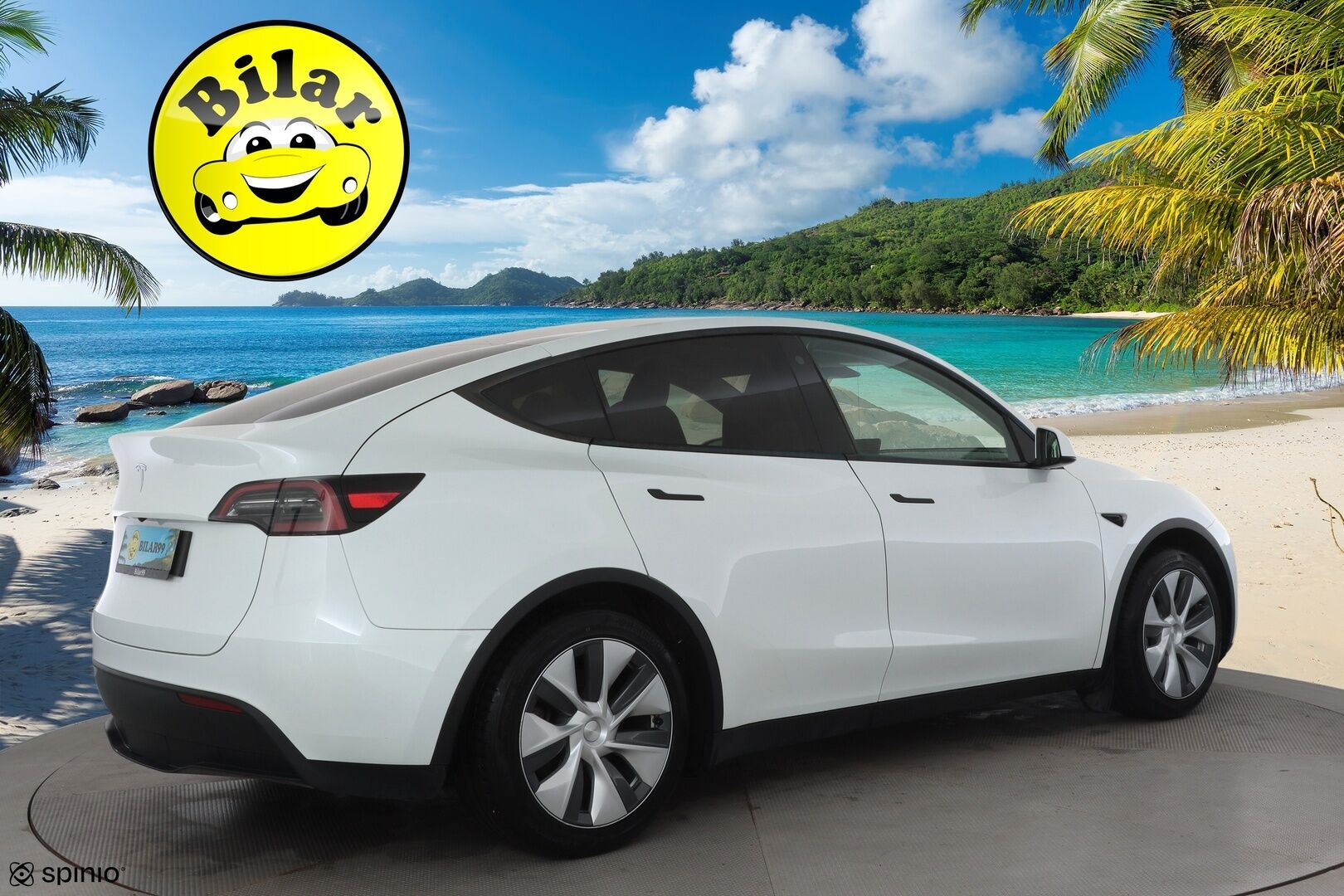 TESLA MODEL Y 2023 RWD - | ACC | ILP | Koukku | Ryzen | Matrix | Lasikatto | Premium Audio | Sähkönahat | Muistipenkki | P.kamera | Autosteer | 2x renkaat aluin | ALV |