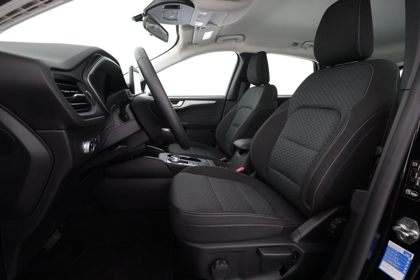 FORD KUGA 2023 2,5 Hybrid (HEV) 190hv CVT AWD Titanium 5-ovinen - | Koukku | Vakkari | P.tutkat | Lane Assist | Lämm. ratti | Lämm. tuulilasi | Navi | Apple & Android | BT | Aut. ilmastointi | Hätäjarrutusavustin | 