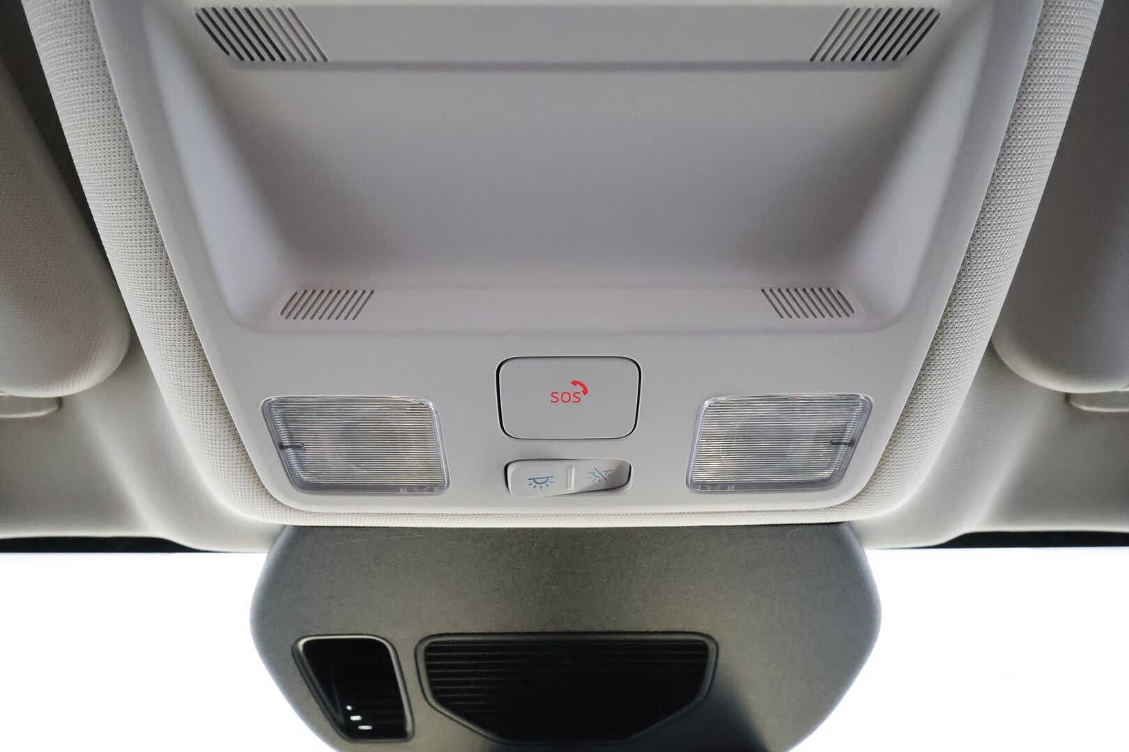 FORD KUGA 2023 2,5 Hybrid (HEV) 190hv CVT AWD Titanium 5-ovinen - | Koukku | Vakkari | P.tutkat | Lane Assist | Lämm. ratti | Lämm. tuulilasi | Navi | Apple & Android | BT | Aut. ilmastointi | Hätäjarrutusavustin | 