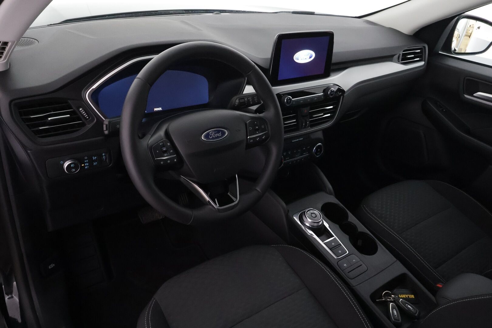 FORD KUGA 2023 2,5 Hybrid (HEV) 190hv CVT AWD Titanium 5-ovinen - | Koukku | Vakkari | P.tutkat | Lane Assist | Lämm. ratti | Lämm. tuulilasi | Navi | Apple & Android | BT | Aut. ilmastointi | Hätäjarrutusavustin | 