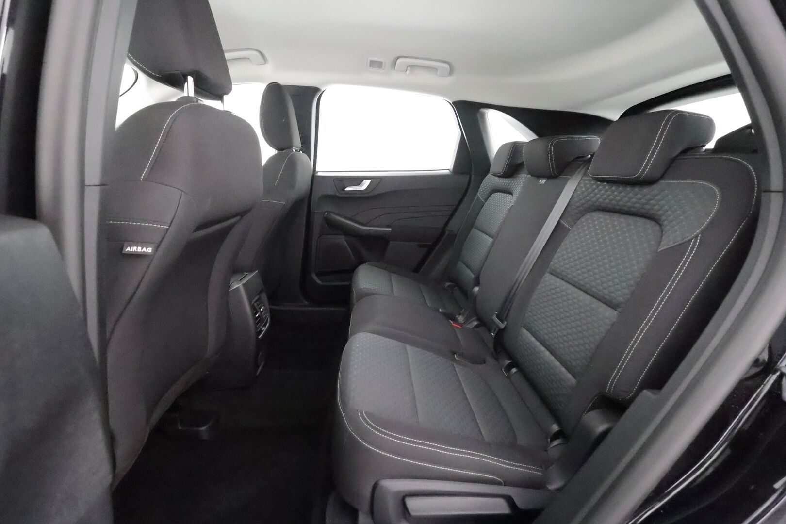 FORD KUGA 2023 2,5 Hybrid (HEV) 190hv CVT AWD Titanium 5-ovinen - | Koukku | Vakkari | P.tutkat | Lane Assist | Lämm. ratti | Lämm. tuulilasi | Navi | Apple & Android | BT | Aut. ilmastointi | Hätäjarrutusavustin | 