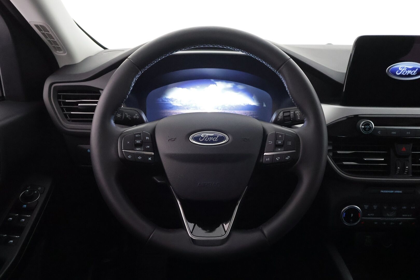 FORD KUGA 2023 2,5 Hybrid (HEV) 190hv CVT AWD Titanium 5-ovinen - | Koukku | Vakkari | P.tutkat | Lane Assist | Lämm. ratti | Lämm. tuulilasi | Navi | Apple & Android | BT | Aut. ilmastointi | Hätäjarrutusavustin | 