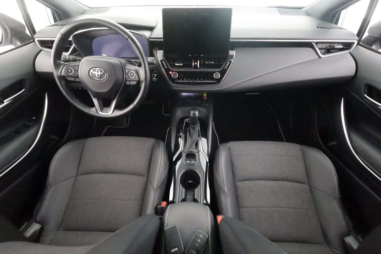 TOYOTA COROLLA 2024 Touring Sports 2,0 Hybrid - | ACC | Facelift | Puolinahat | P.kamera | Navi | LED | Keyless | LDA | BSM | RCTA | Digimittaristo | Lämm. ratti | Sähk. takaluukku | Apple & Android | 