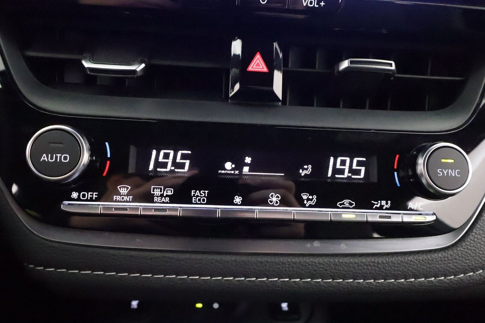 TOYOTA COROLLA 2024 Touring Sports 2,0 Hybrid - | ACC | Facelift | Puolinahat | P.kamera | Navi | LED | Keyless | LDA | BSM | RCTA | Digimittaristo | Lämm. ratti | Sähk. takaluukku | Apple & Android | 