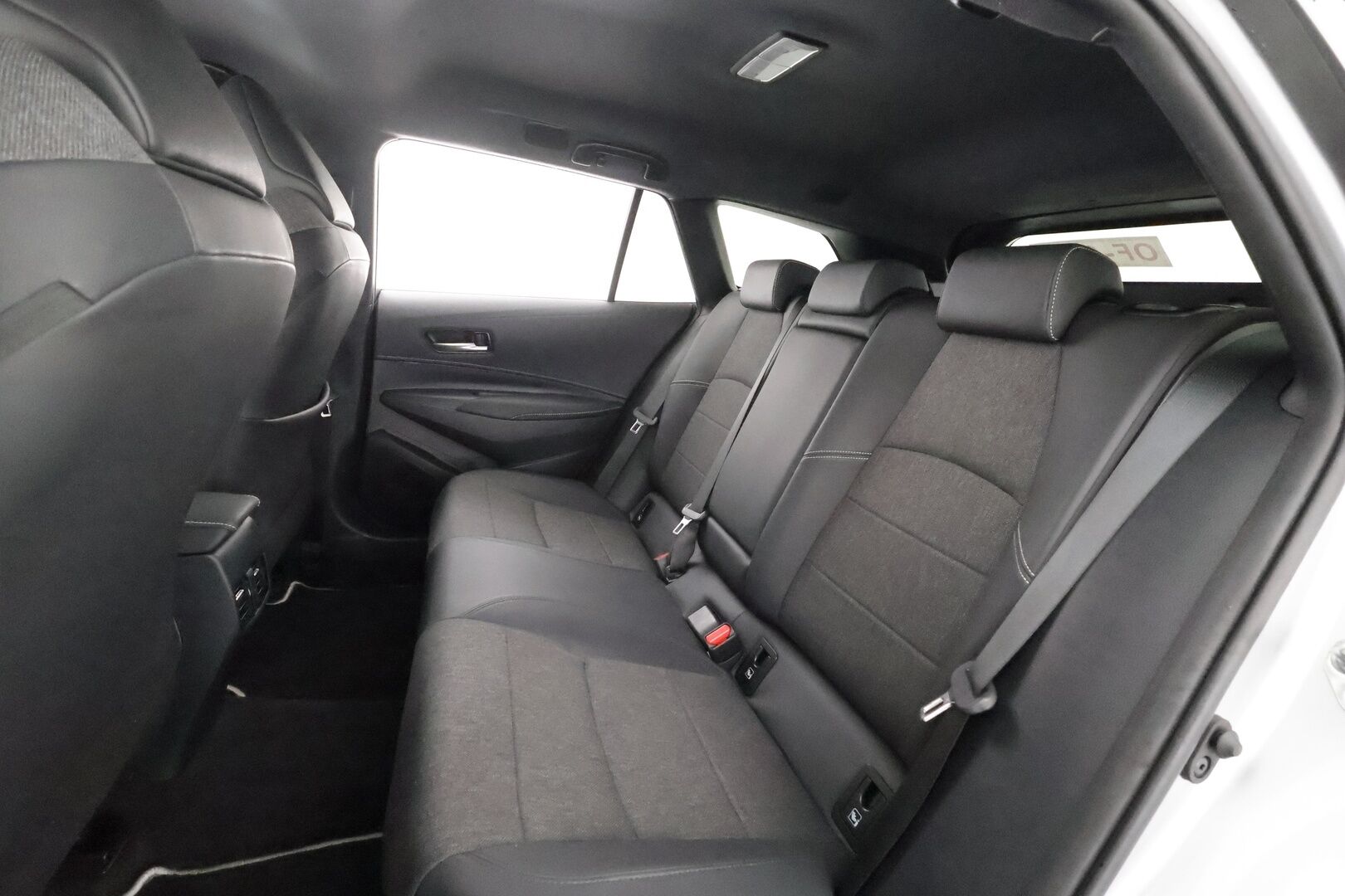 TOYOTA COROLLA 2024 Touring Sports 2,0 Hybrid - | ACC | Facelift | Puolinahat | P.kamera | Navi | LED | Keyless | LDA | BSM | RCTA | Digimittaristo | Lämm. ratti | Sähk. takaluukku | Apple & Android | 