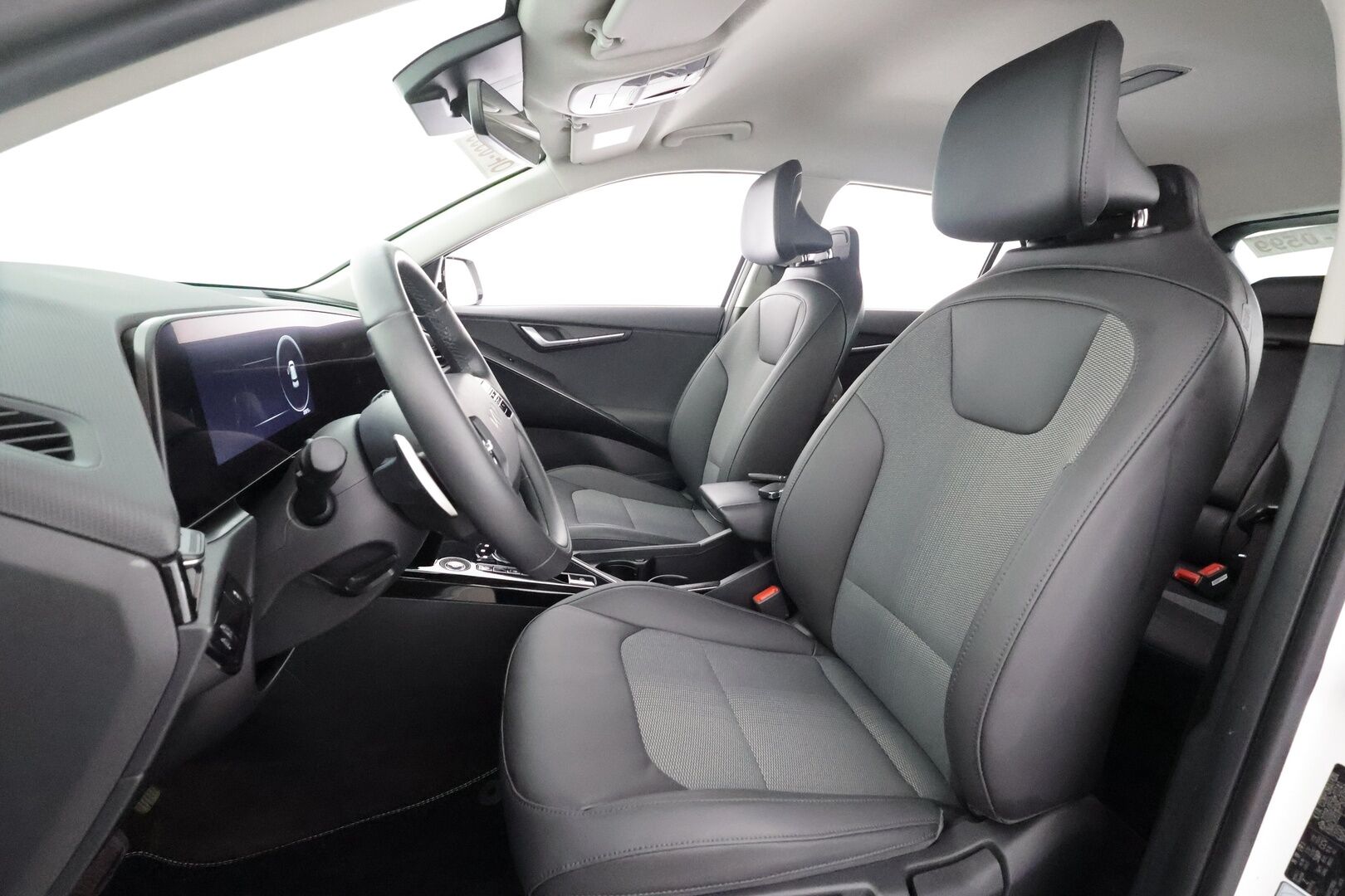 KIA NIRO 2023 EX 64,8kWh 204hv - | ACC | ILP | Puolinahat | LED | P.kamera | HDA | Akuston esilämmitys | Keyless | Lämm. ratti | Digimittaristo | V2L | 2x renkaat aluvantein | ALV |