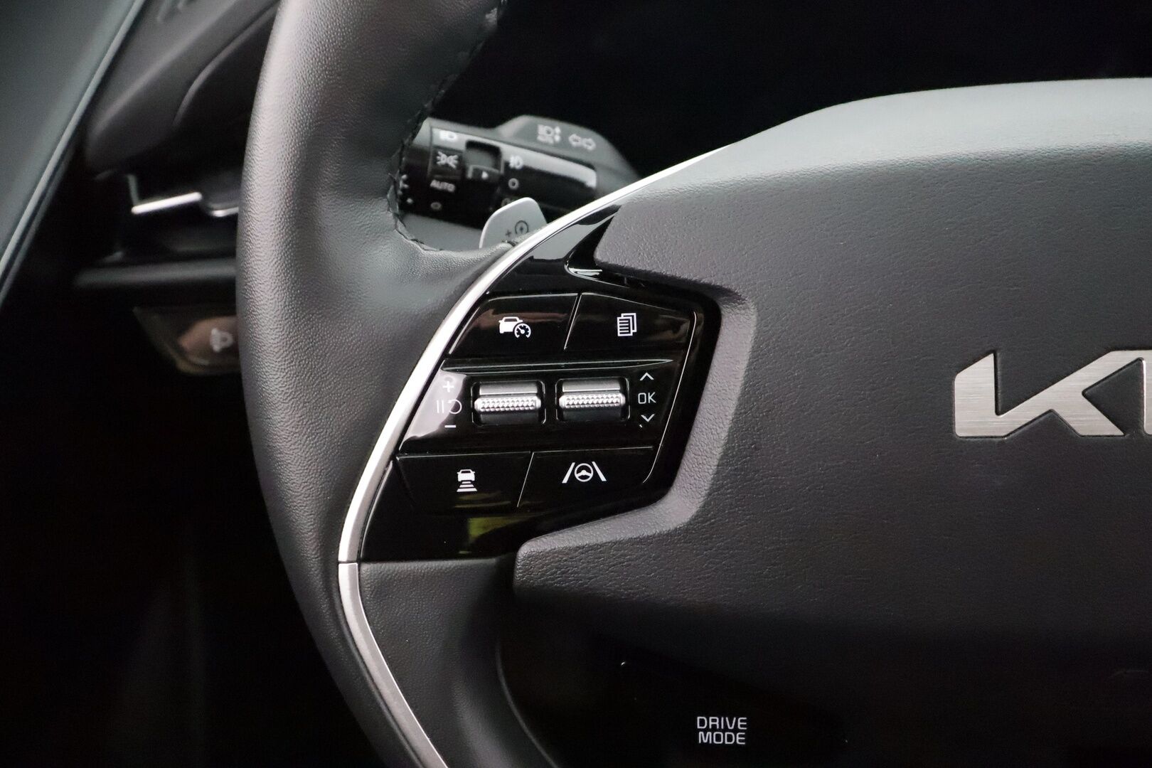 KIA NIRO 2023 EX 64,8kWh 204hv - | ACC | ILP | Puolinahat | LED | P.kamera | HDA | Akuston esilämmitys | Keyless | Lämm. ratti | Digimittaristo | V2L | 2x renkaat aluvantein | ALV |