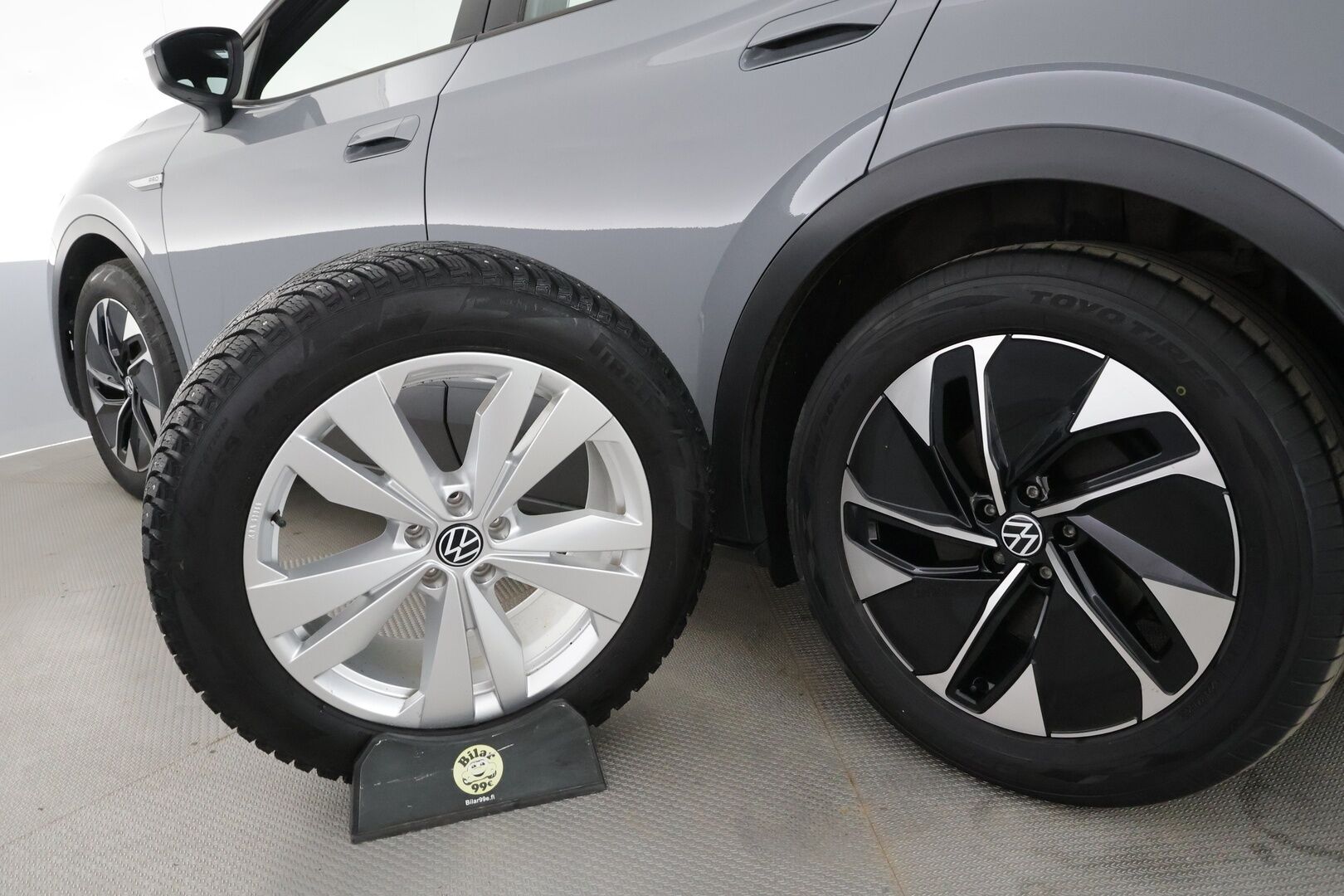 VOLKSWAGEN ID.4 2022 150kW 82kWh Pro Performance - | ACC | ILP | LED | Lane Assist | P.tutkat | Ambient Light | App Connect | Navi | Lämm. ratti | Lämm. tuulilasi | 2x renkaat aluin | Merkkihuollot | ALV |