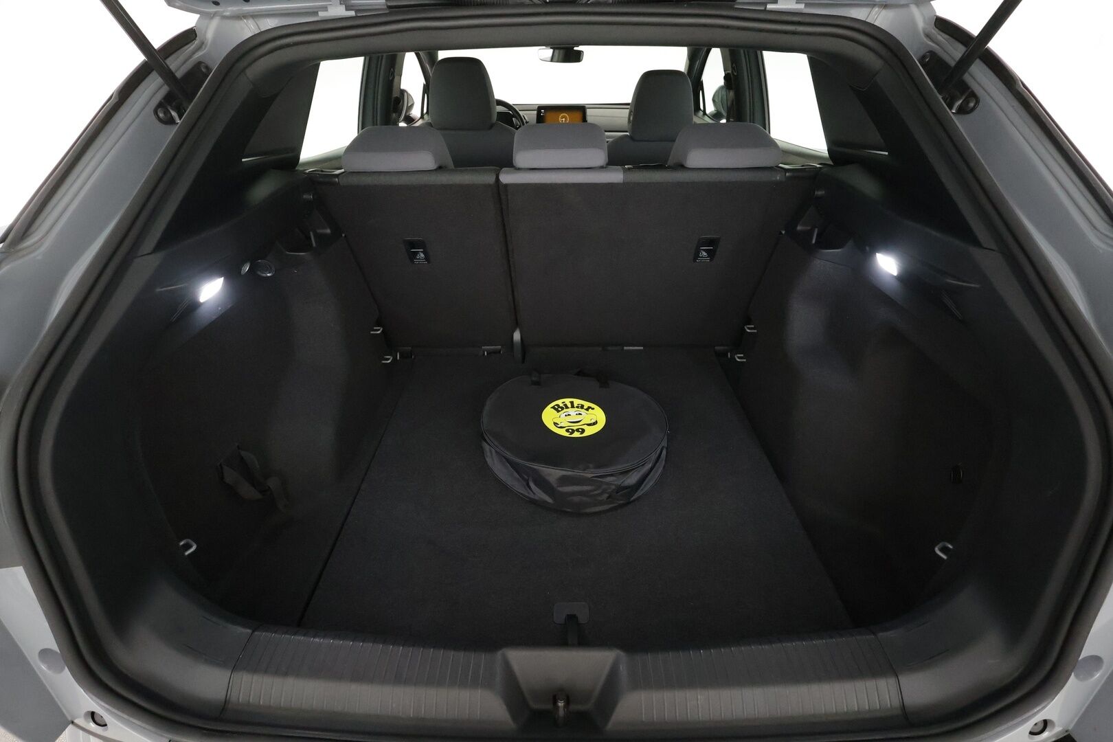 VOLKSWAGEN ID.4 2022 150kW 82kWh Pro Performance - | ACC | ILP | LED | Lane Assist | P.tutkat | Ambient Light | App Connect | Navi | Lämm. ratti | Lämm. tuulilasi | 2x renkaat aluin | Merkkihuollot | ALV |
