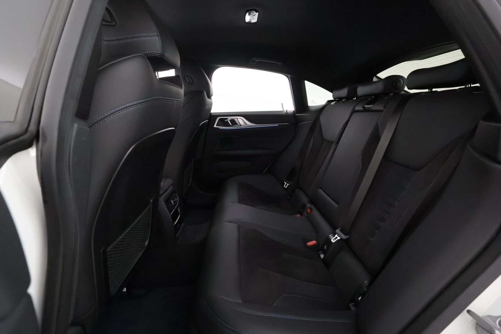 BMW i4 2023 eDrive35 M-Sport - | ACC | ILP | HiFi | Nahka-alcantara | Sporttipenkit | Driving Assistant | Ambient | Lane Assist | BSM | P.kamera | LED | Sähk.takaluukku | 2x renkaat aluin |