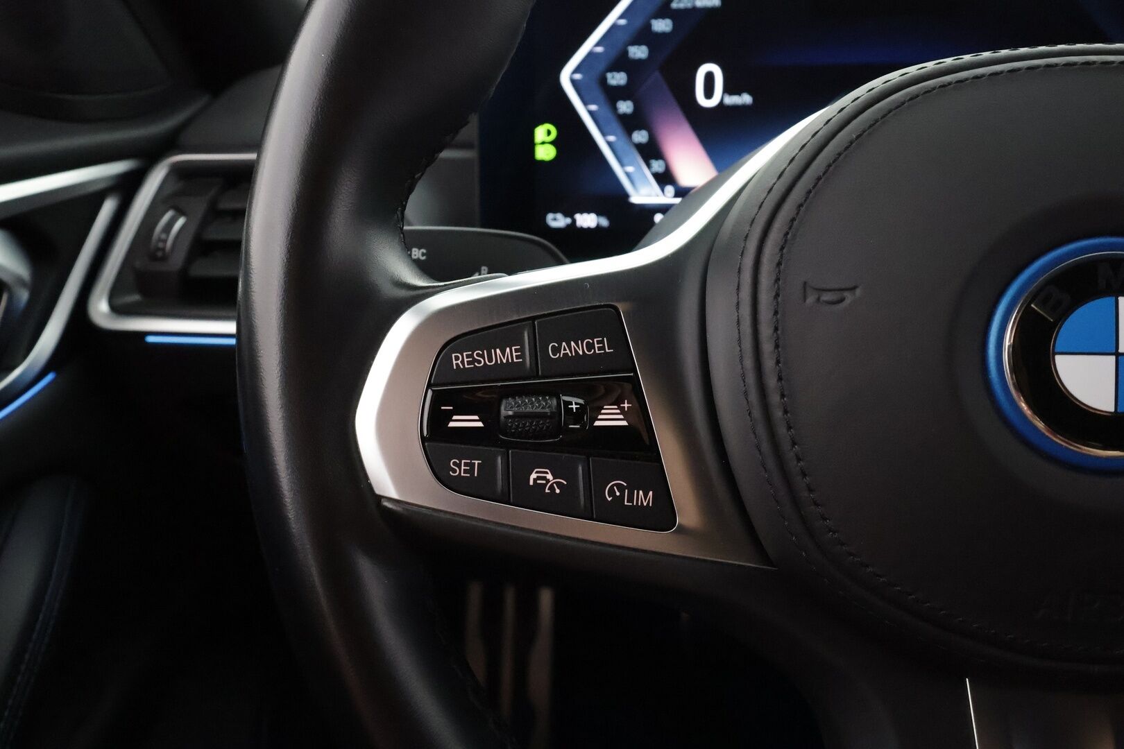 BMW i4 2023 eDrive35 M-Sport - | ACC | ILP | HiFi | Nahka-alcantara | Sporttipenkit | Driving Assistant | Ambient | Lane Assist | BSM | P.kamera | LED | Sähk.takaluukku | 2x renkaat aluin |