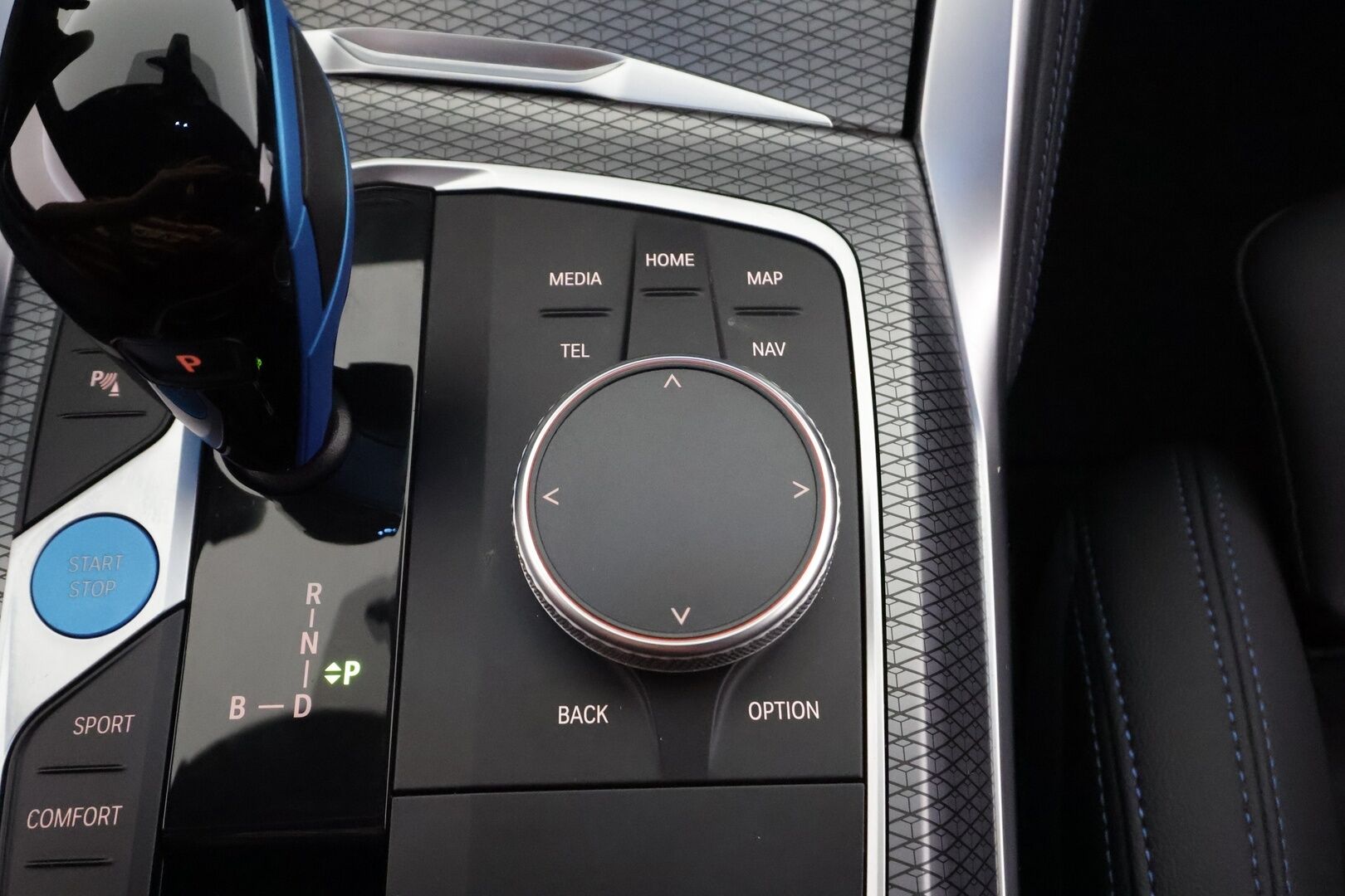 BMW i4 2023 eDrive35 M-Sport - | ACC | ILP | HiFi | Nahka-alcantara | Sporttipenkit | Driving Assistant | Ambient | Lane Assist | BSM | P.kamera | LED | Sähk.takaluukku | 2x renkaat aluin |