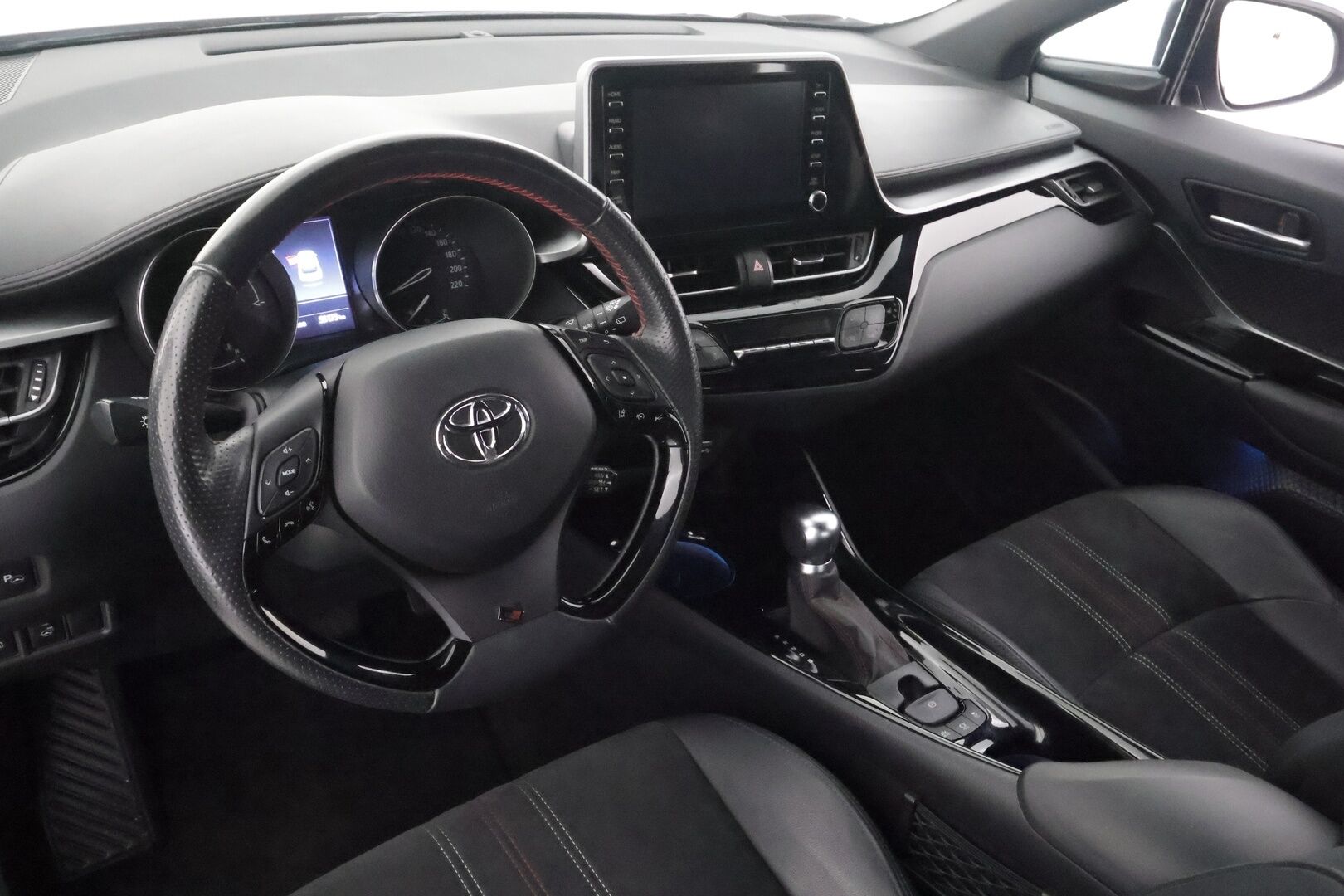 Toyota C-HR 2021 1,8 Hybrid GR Sport - | ACC | Koukku | Sähköpenkki | Nahka-alcantara | P.kamera | LED | Lane Assist | BSM | Keyless | Apple & Android | Lämm. ratti | Juuri huollettu |
