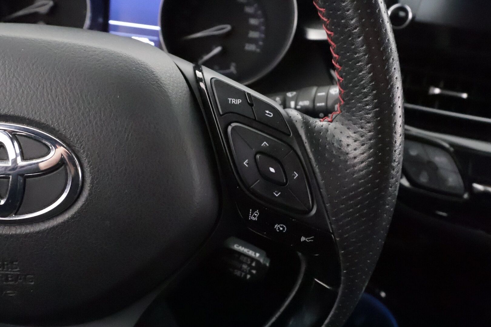 Toyota C-HR 2021 1,8 Hybrid GR Sport - | ACC | Koukku | Sähköpenkki | Nahka-alcantara | P.kamera | LED | Lane Assist | BSM | Keyless | Apple & Android | Lämm. ratti | Juuri huollettu |