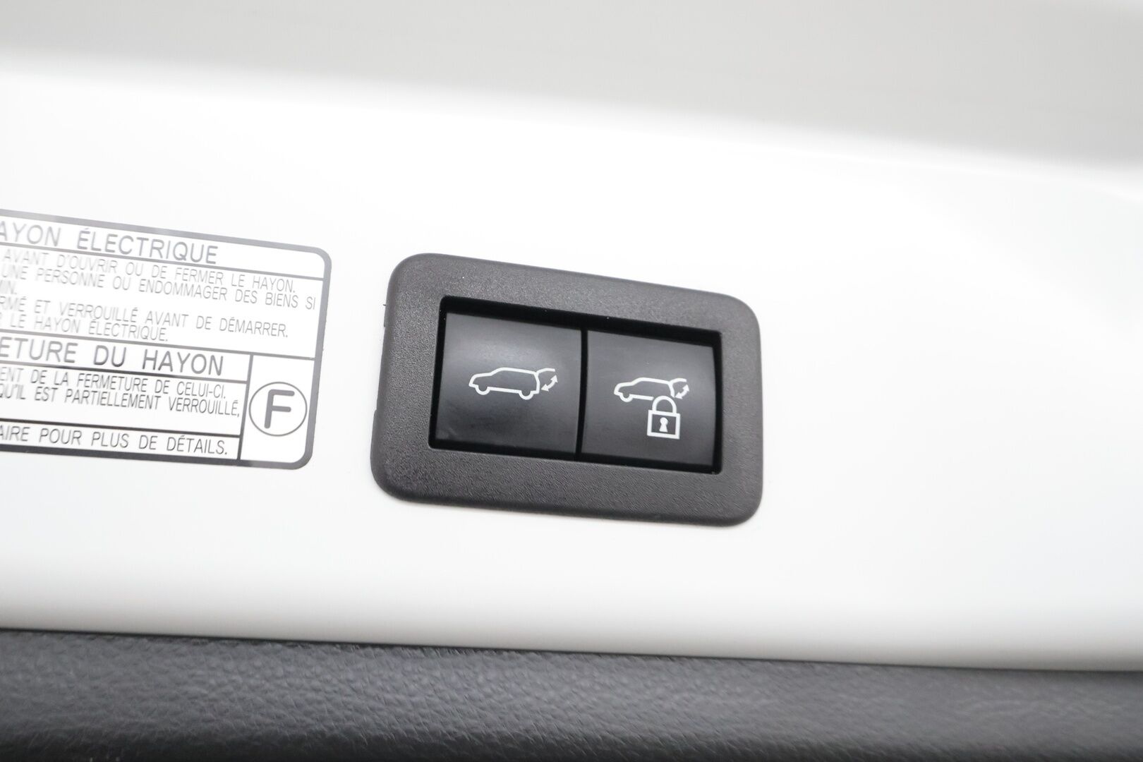 TOYOTA COROLLA CROSS 2024 1.8 Hybrid Style - | ACC | P.kamera ja tutkat | LDA | PDA | BSM | Keyless | LED | Digimittaristo | Lämm. ratti | Sähk. takaluukku | 2x renkaat aluin | Merkkihuollot | 
