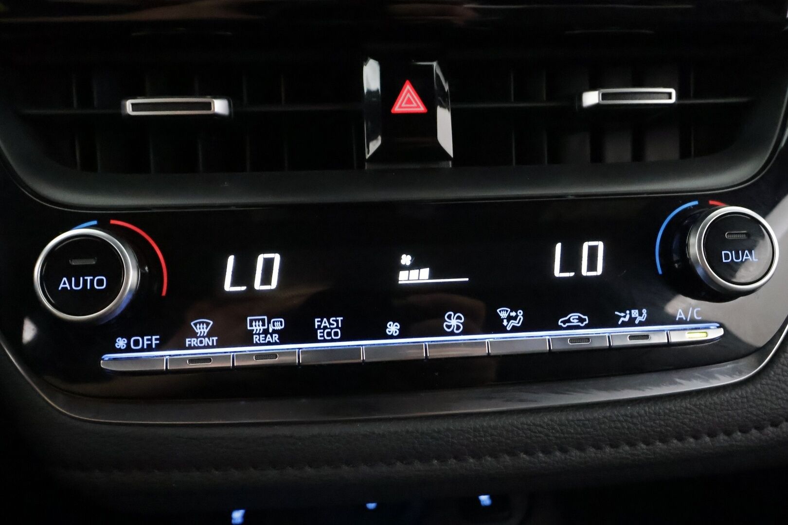 TOYOTA COROLLA 2021 GR Sport Touring 2,0 Hybrid - | ACC | HUD | P.Kamera | Keyless | Puolinahat | LED | LTA | BSM | RCTA | Apple & Android | Lämm. ratti | Sähk. takaluukku | Merkkihuollettu |  