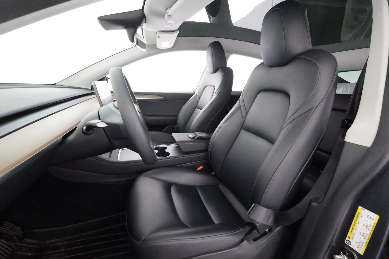 Tesla Model Y 2023 RWD - | ILP | ACC | Lasikatto | Matrix-LED | P.Kamera | Muistipenkki | Premium Audio | Navi | Kaistavahti | Keyless | 2x Latauskaapelit | Kahdet renkaat |