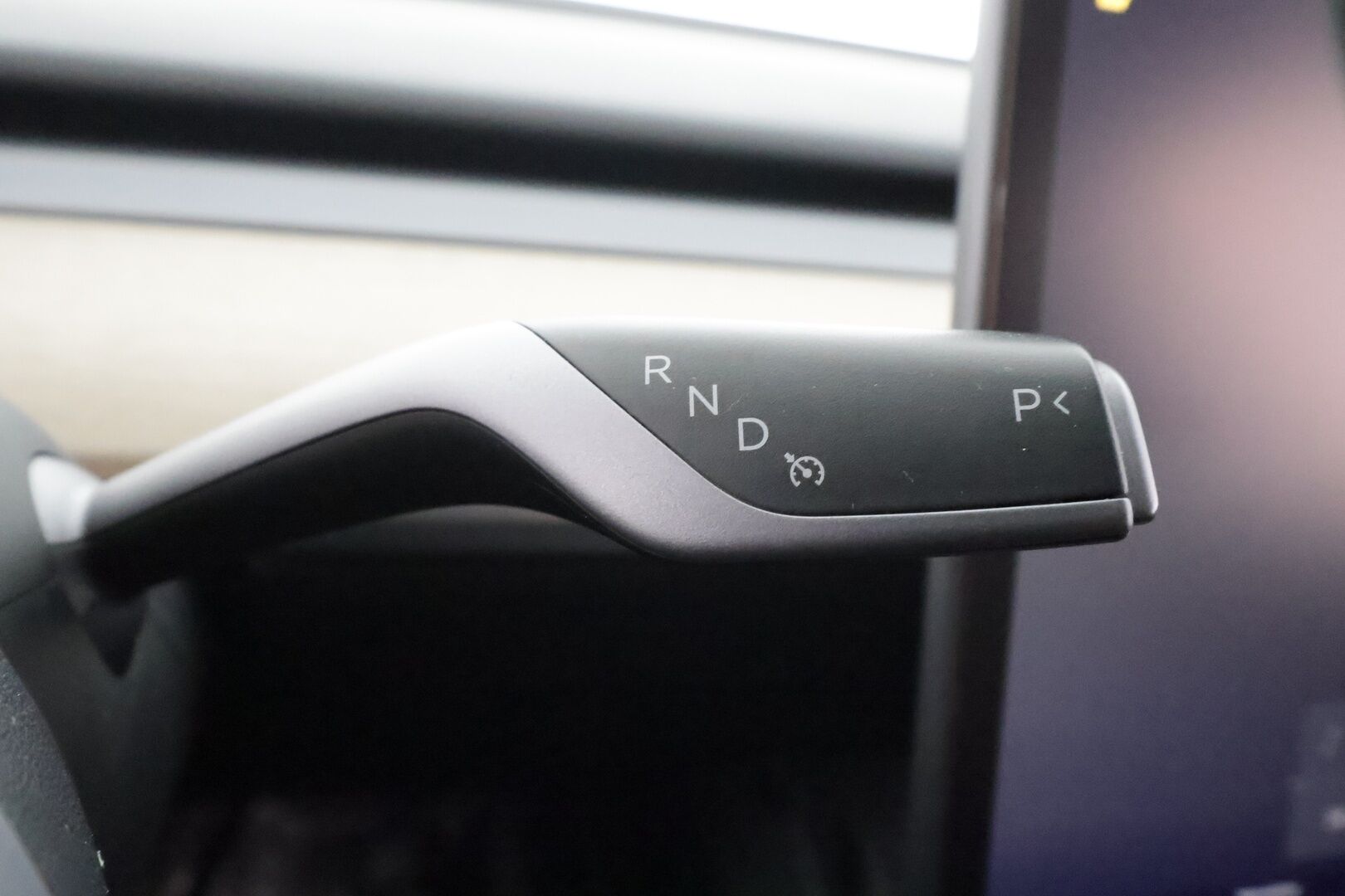 Tesla Model Y 2023 RWD - | ILP | ACC | Lasikatto | Matrix-LED | P.Kamera | Muistipenkki | Premium Audio | Navi | Kaistavahti | Keyless | 2x Latauskaapelit | Kahdet renkaat |