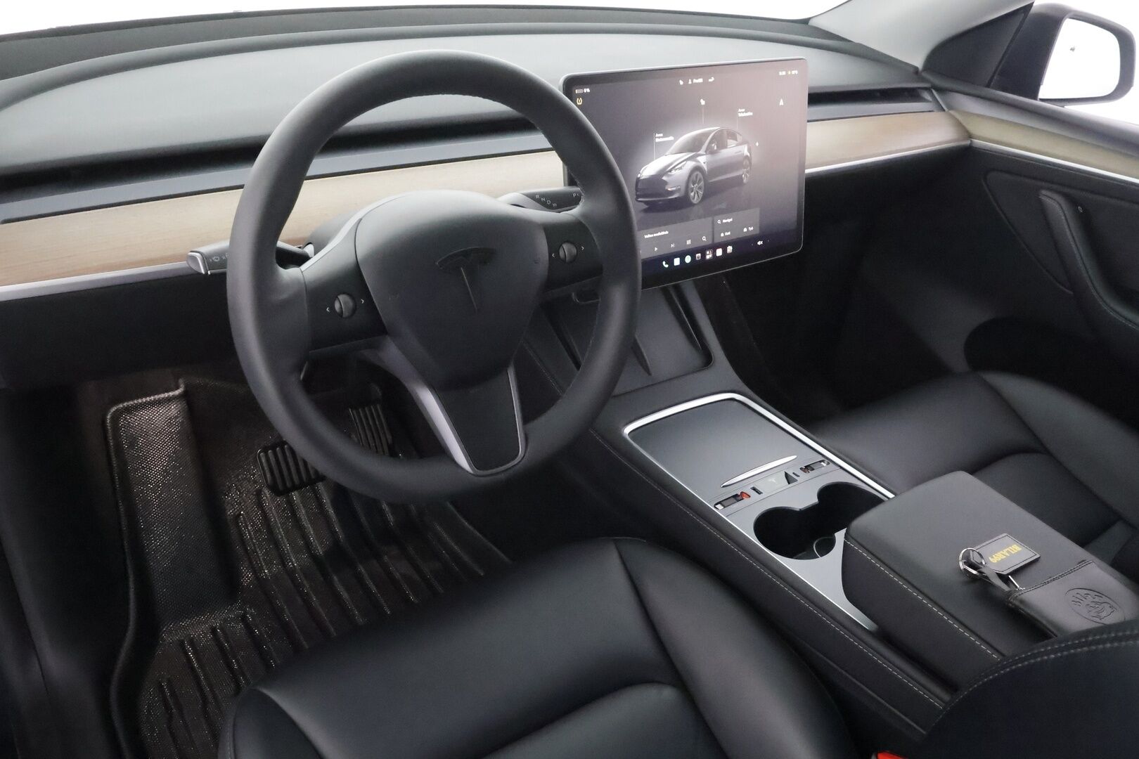 Tesla Model Y 2023 RWD - | ILP | ACC | Lasikatto | Matrix-LED | P.Kamera | Muistipenkki | Premium Audio | Navi | Kaistavahti | Keyless | 2x Latauskaapelit | Kahdet renkaat |