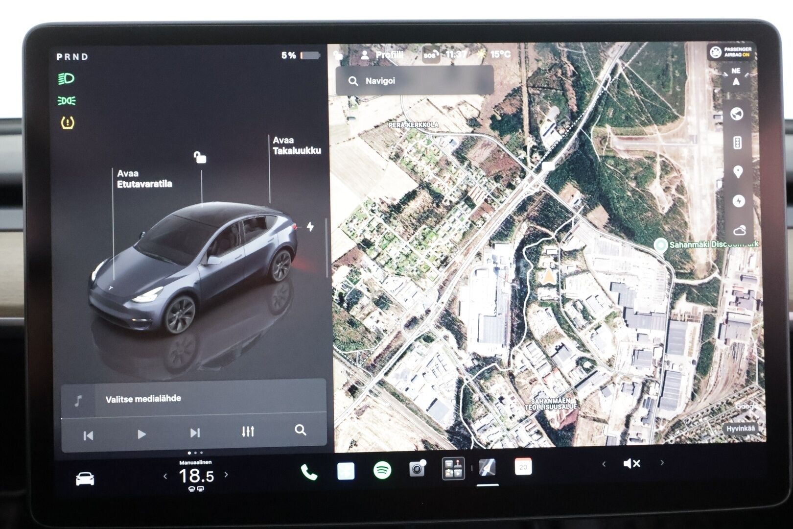 Tesla Model Y 2023 RWD - | ILP | ACC | Lasikatto | Matrix-LED | P.Kamera | Muistipenkki | Premium Audio | Navi | Kaistavahti | Keyless | 2x Latauskaapelit | Kahdet renkaat |