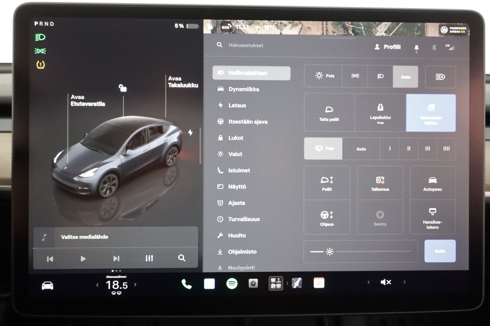 Tesla Model Y 2023 RWD - | ILP | ACC | Lasikatto | Matrix-LED | P.Kamera | Muistipenkki | Premium Audio | Navi | Kaistavahti | Keyless | 2x Latauskaapelit | Kahdet renkaat |