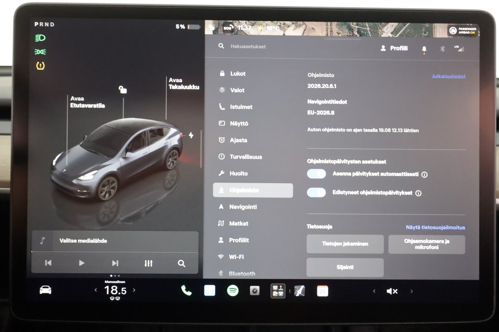 Tesla Model Y 2023 RWD - | ILP | ACC | Lasikatto | Matrix-LED | P.Kamera | Muistipenkki | Premium Audio | Navi | Kaistavahti | Keyless | 2x Latauskaapelit | Kahdet renkaat |