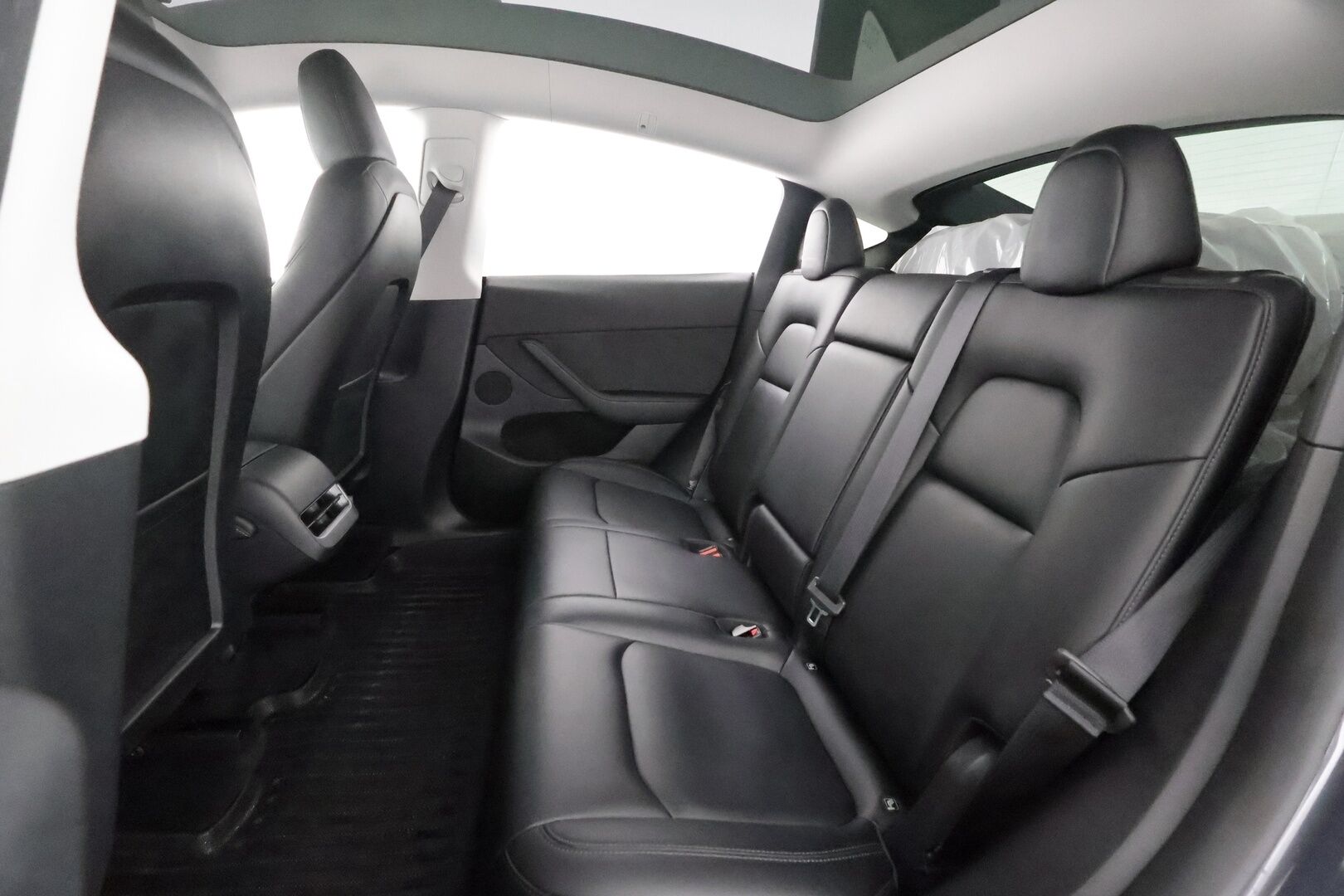 Tesla Model Y 2023 RWD - | ILP | ACC | Lasikatto | Matrix-LED | P.Kamera | Muistipenkki | Premium Audio | Navi | Kaistavahti | Keyless | 2x Latauskaapelit | Kahdet renkaat |
