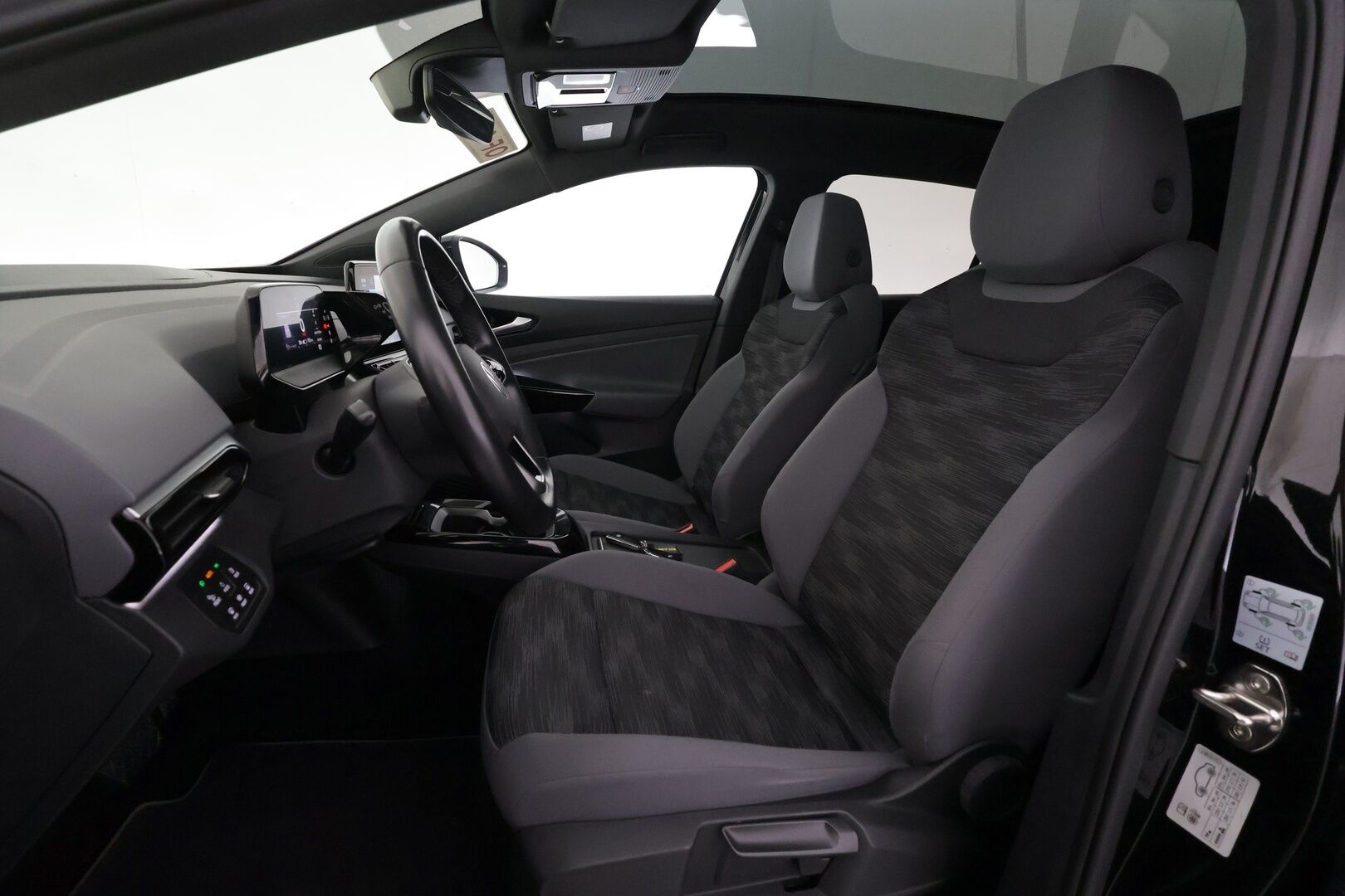 VOLKSWAGEN ID.4 2022 Pro Performance 150kW - | ACC | ILP | Lasikatto | IQ.Light | P.kamera | Lämm. ratti | Lämm. tuulilasi | Ambient light | Lane Assist | 2x renkaat vanteineen | Merkkihuollot | 