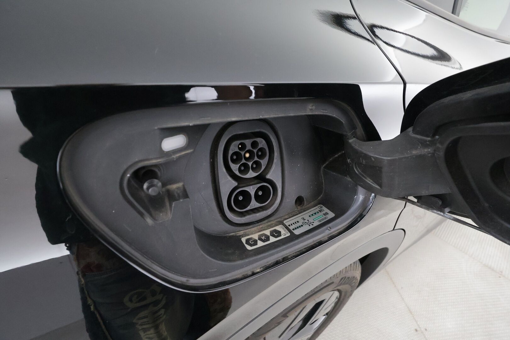 VOLKSWAGEN ID.4 2022 Pro Performance 150kW - | ACC | ILP | Lasikatto | IQ.Light | P.kamera | Lämm. ratti | Lämm. tuulilasi | Ambient light | Lane Assist | 2x renkaat vanteineen | Merkkihuollot | 