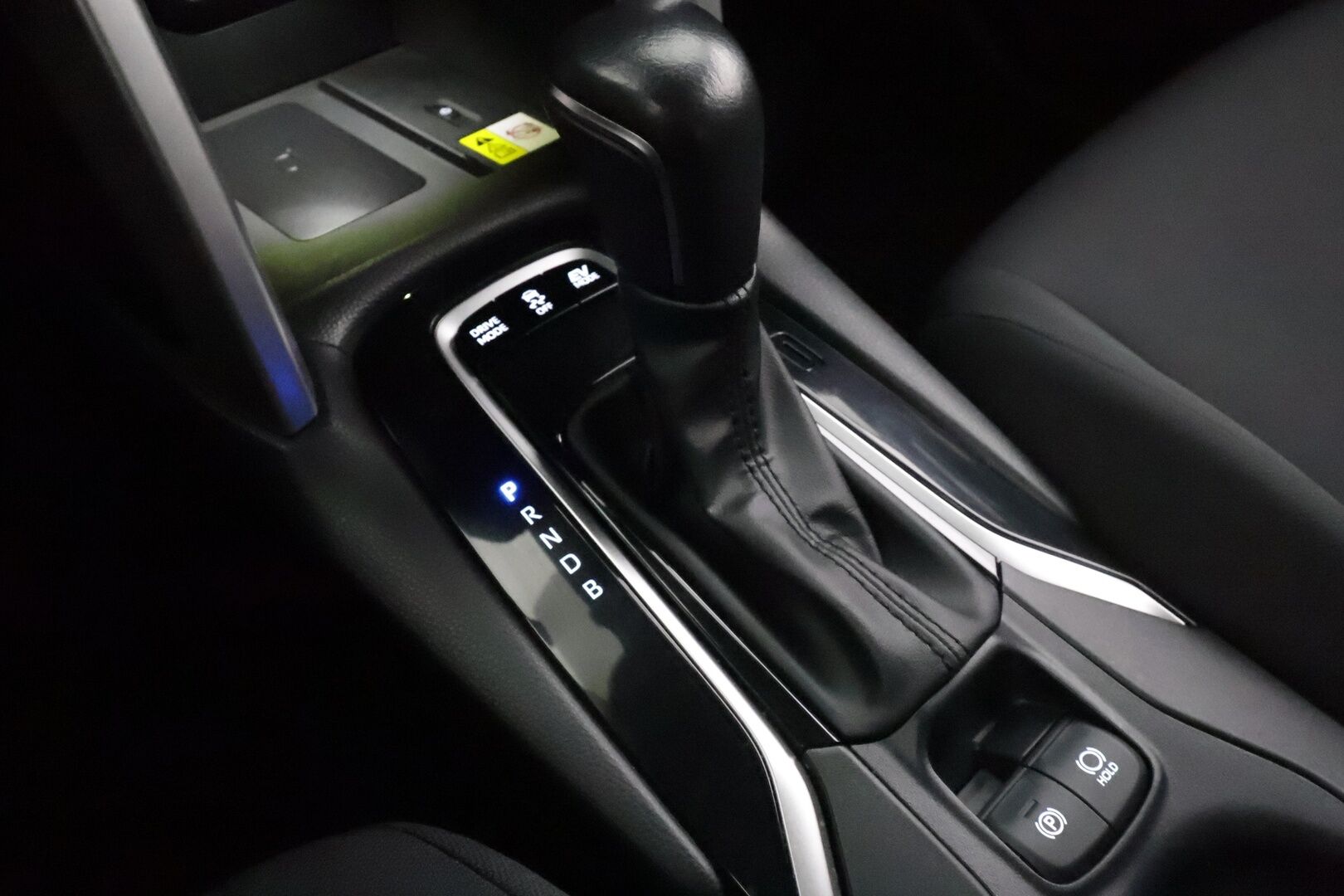 TOYOTA COROLLA CROSS 2023 2,0 AWD-i Style - | ACC | LED | P.kamera | Keyless | Navi | Apple & Android | LDA | PDA | RSA | Lämm. ratti | Digimittaristo | Aut. pitkät | 2x renkaat aluin | ALV |