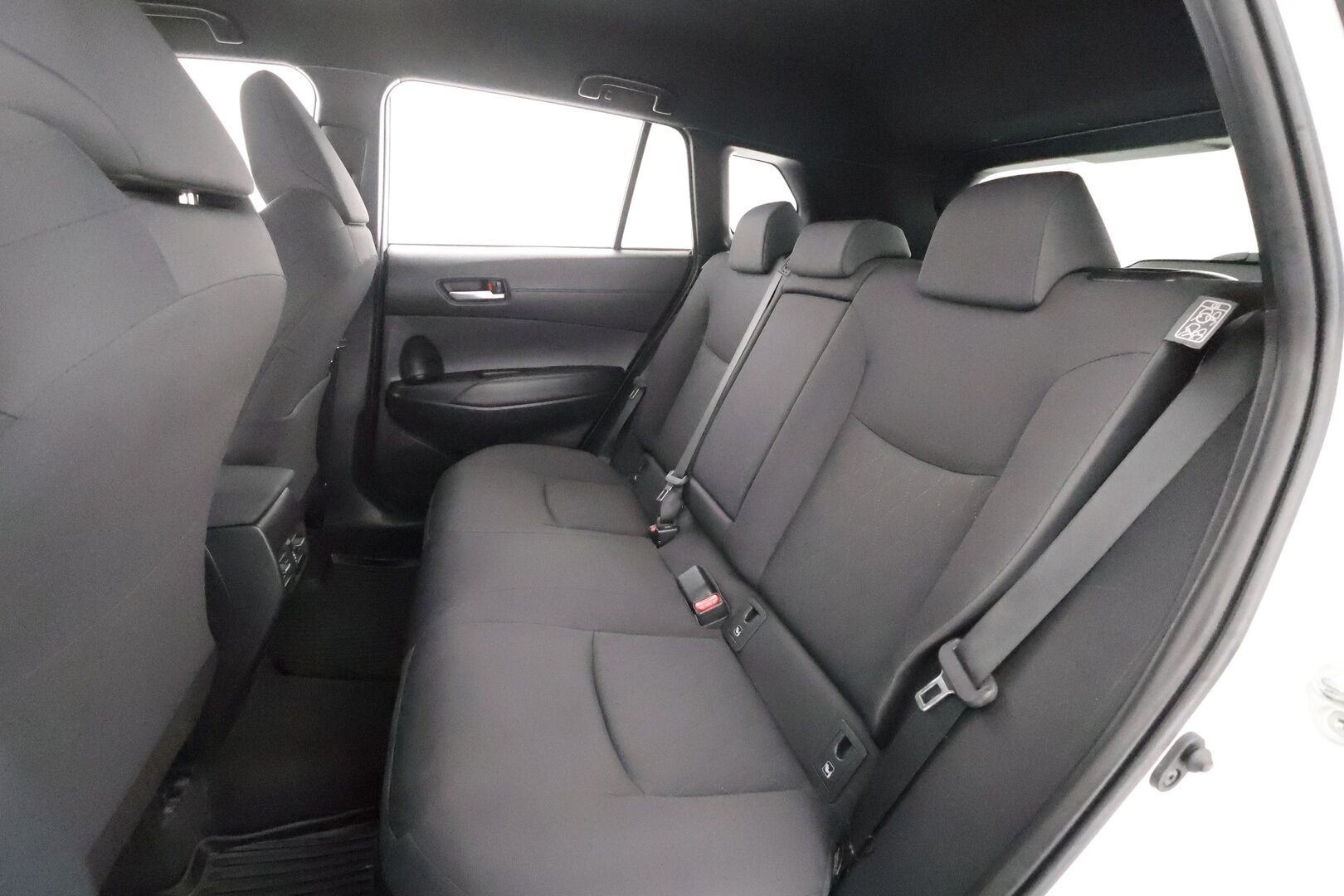 TOYOTA COROLLA CROSS 2023 2,0 AWD-i Style - | ACC | LED | P.kamera | Keyless | Navi | Apple & Android | LDA | PDA | RSA | Lämm. ratti | Digimittaristo | Aut. pitkät | 2x renkaat aluin | ALV |