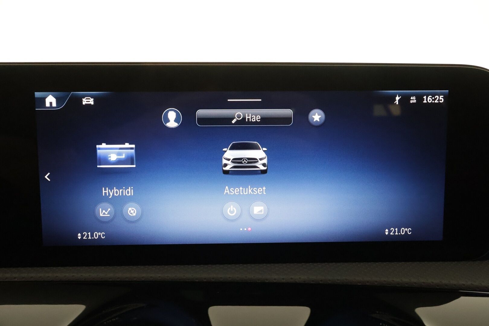 MERCEDES-BENZ A 2023 250 e A Business AMG - Facelift | Flatbottom  Widescreen | P.Kamera | LED-High Performance | Keyless | Kaistavahti | Navi | Ambient | Nahka-alcantara | Kahdet renkaat |