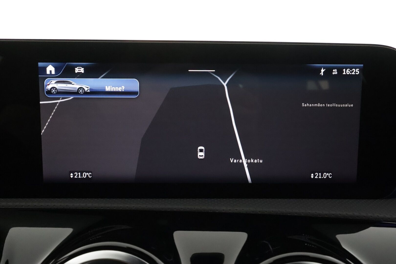 MERCEDES-BENZ A 2023 250 e A Business AMG - Facelift | Flatbottom  Widescreen | P.Kamera | LED-High Performance | Keyless | Kaistavahti | Navi | Ambient | Nahka-alcantara | Kahdet renkaat |