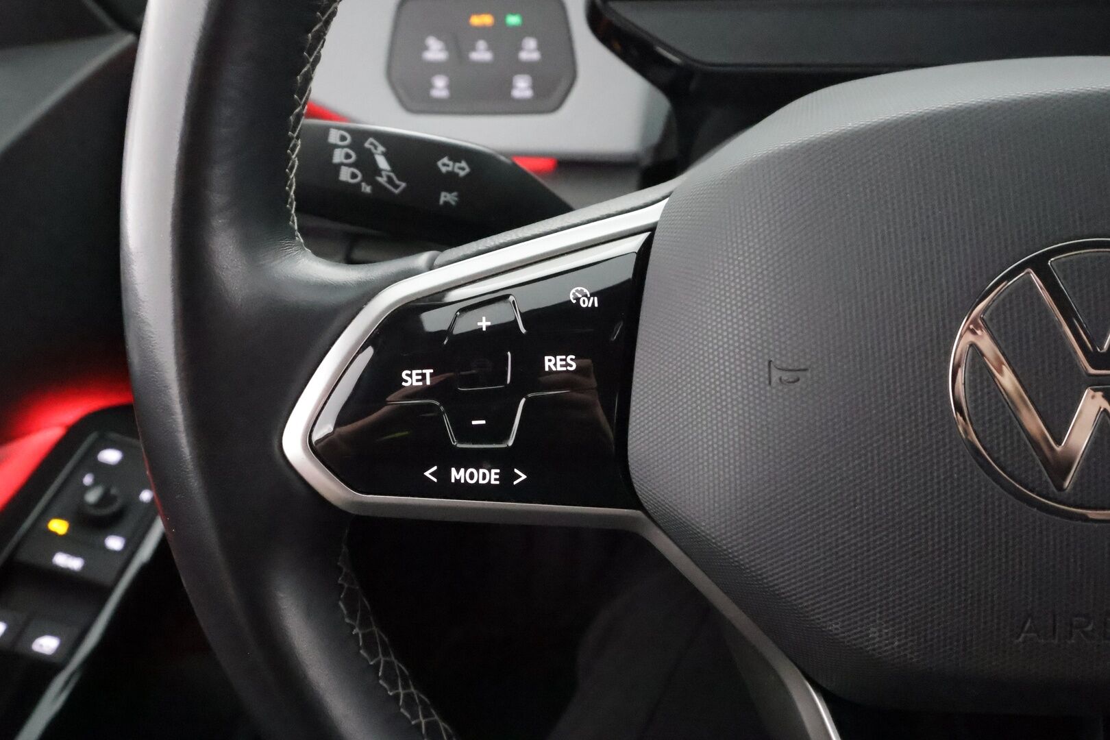 VOLKSWAGEN ID.3 2022 Pro S Tour 150 kW, akku 77 kWh - | ILP | ACC | Matrix-LED | P.Kamera | Kaistavahti | Keyless | Navi | Digimittaristo | 2x Latauskaapelit | Merkkihuollot | 