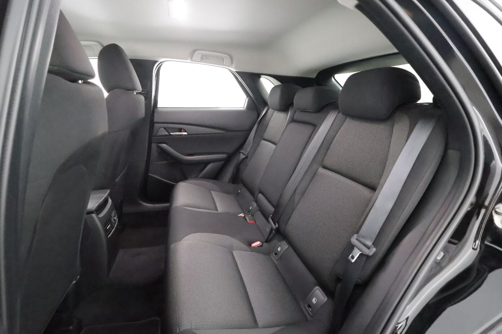 MAZDA CX-30 2023 0 e-SKYACTIV-X 2.0 B AWD HOMURA - | ACC | Koukku | HUD | 360° | BOSE | Lane Assist | BSM | CTA | LED | Navi | Apple & Android | Keyless | Sähk. takaluukku | 2x renkaat aluin | ALV |