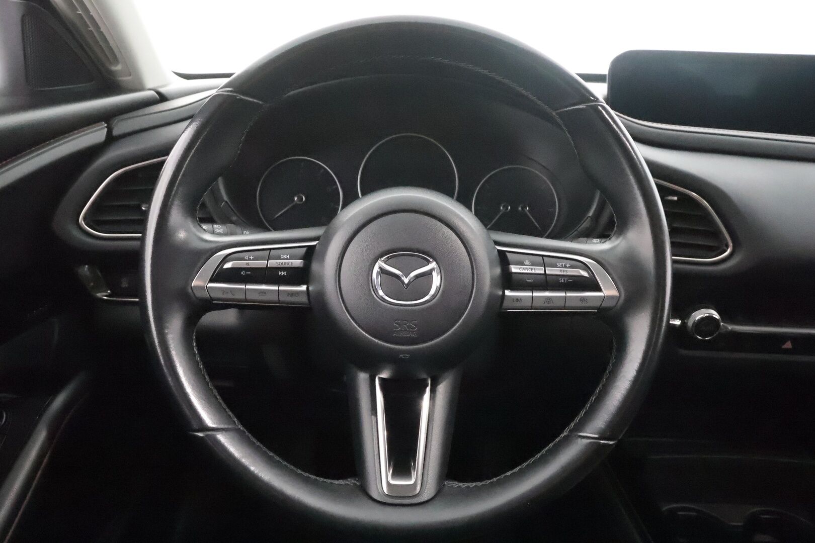 MAZDA CX-30 2023 0 e-SKYACTIV-X 2.0 B AWD HOMURA - | ACC | Koukku | HUD | 360° | BOSE | Lane Assist | BSM | CTA | LED | Navi | Apple & Android | Keyless | Sähk. takaluukku | 2x renkaat aluin | ALV |