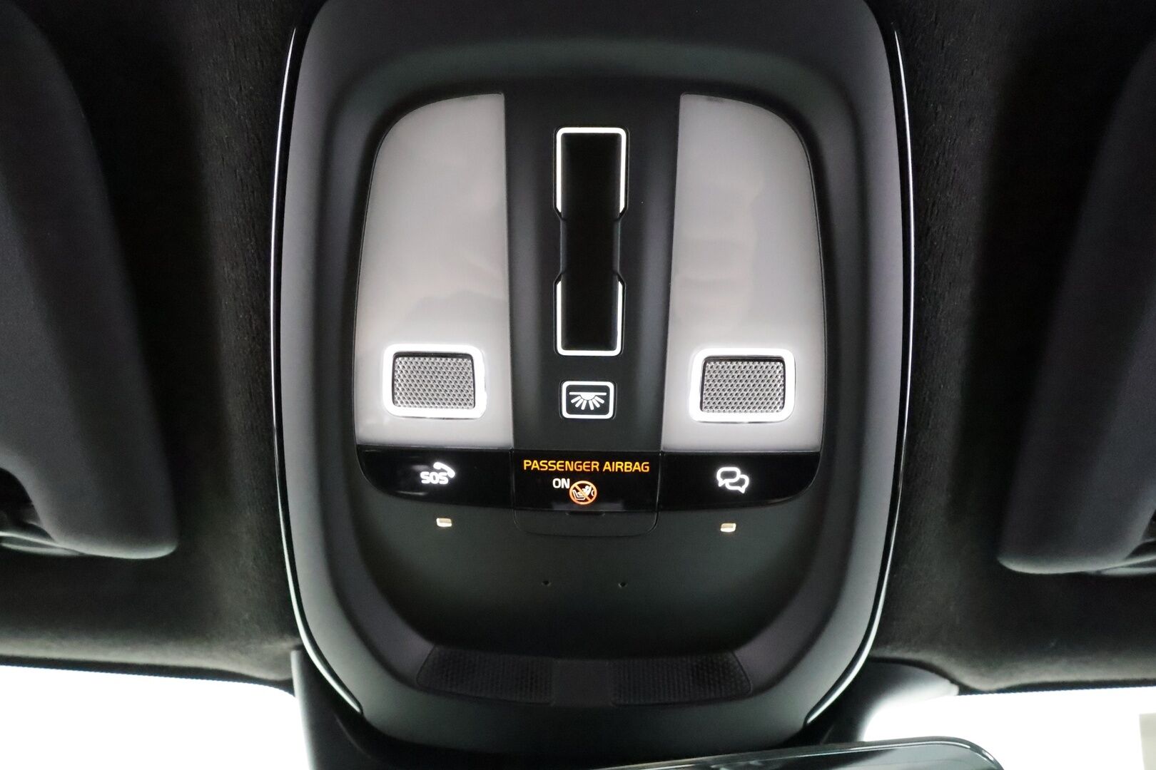 Volvo XC40 2023 Recharge Single Motor Ultimate - | ACC | ILP | Koukku | Harman/kardon | Panorama | 360° | Muistipenkki | Sporttipenkit sähköllä | BLIS | Pilot Assist | 2x renkaat aluin | Merkkihuollot |  