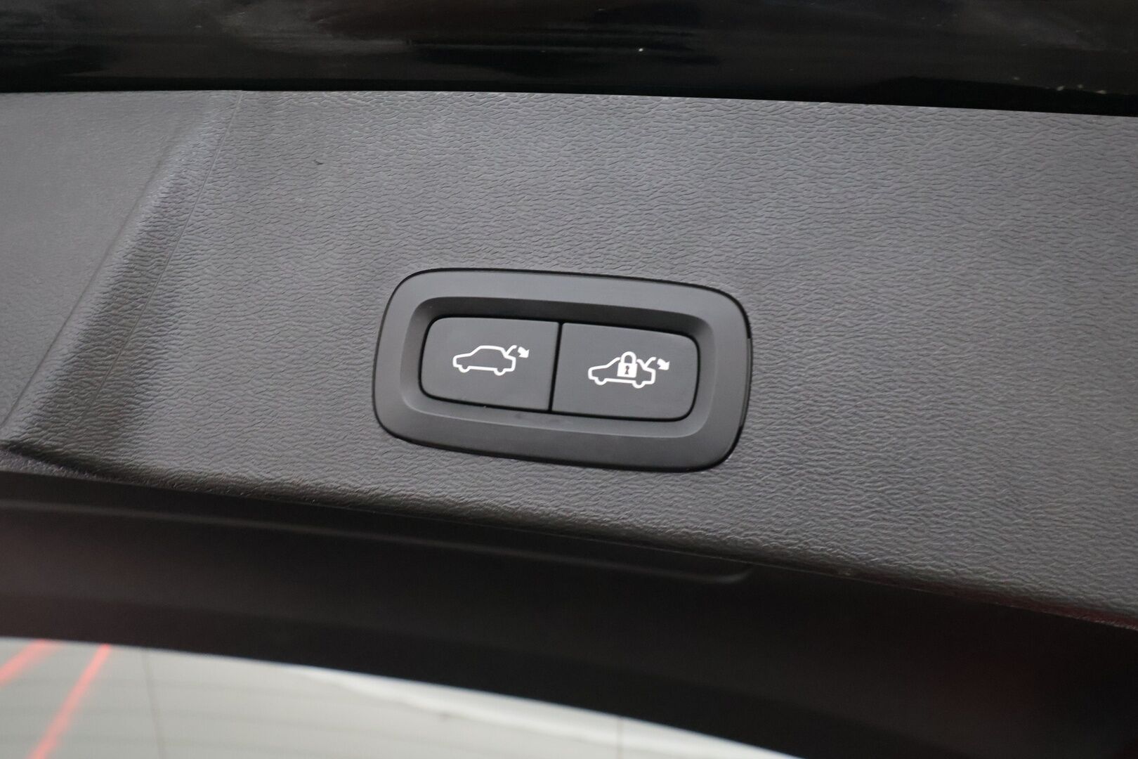 Volvo XC40 2023 Recharge Single Motor Ultimate - | ACC | ILP | Koukku | Harman/kardon | Panorama | 360° | Muistipenkki | Sporttipenkit sähköllä | BLIS | Pilot Assist | 2x renkaat aluin | Merkkihuollot |  