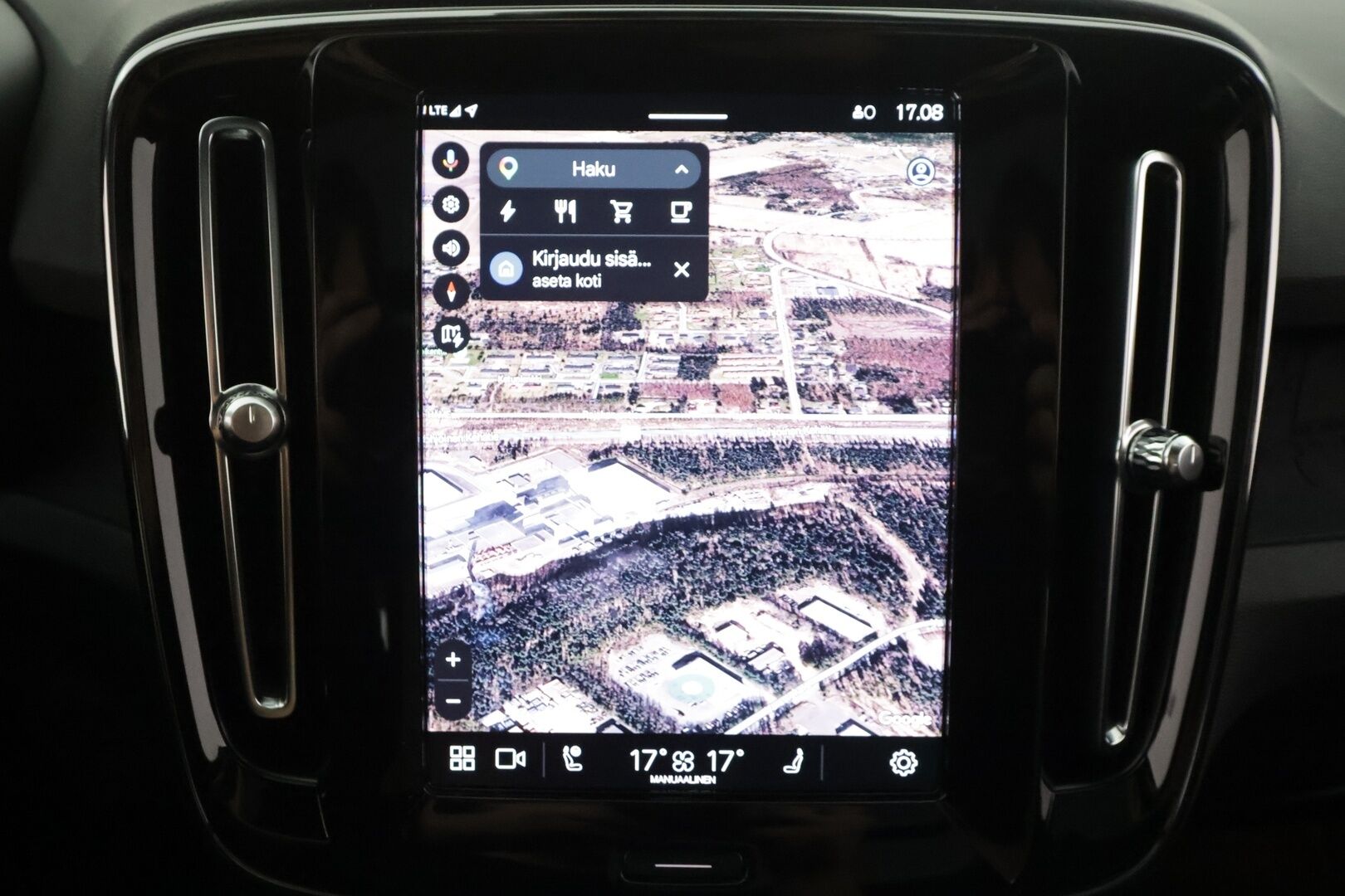 Volvo XC40 2023 Recharge Single Motor Ultimate - | ACC | ILP | Koukku | Harman/kardon | Panorama | 360° | Muistipenkki | Sporttipenkit sähköllä | BLIS | Pilot Assist | 2x renkaat aluin | Merkkihuollot |  